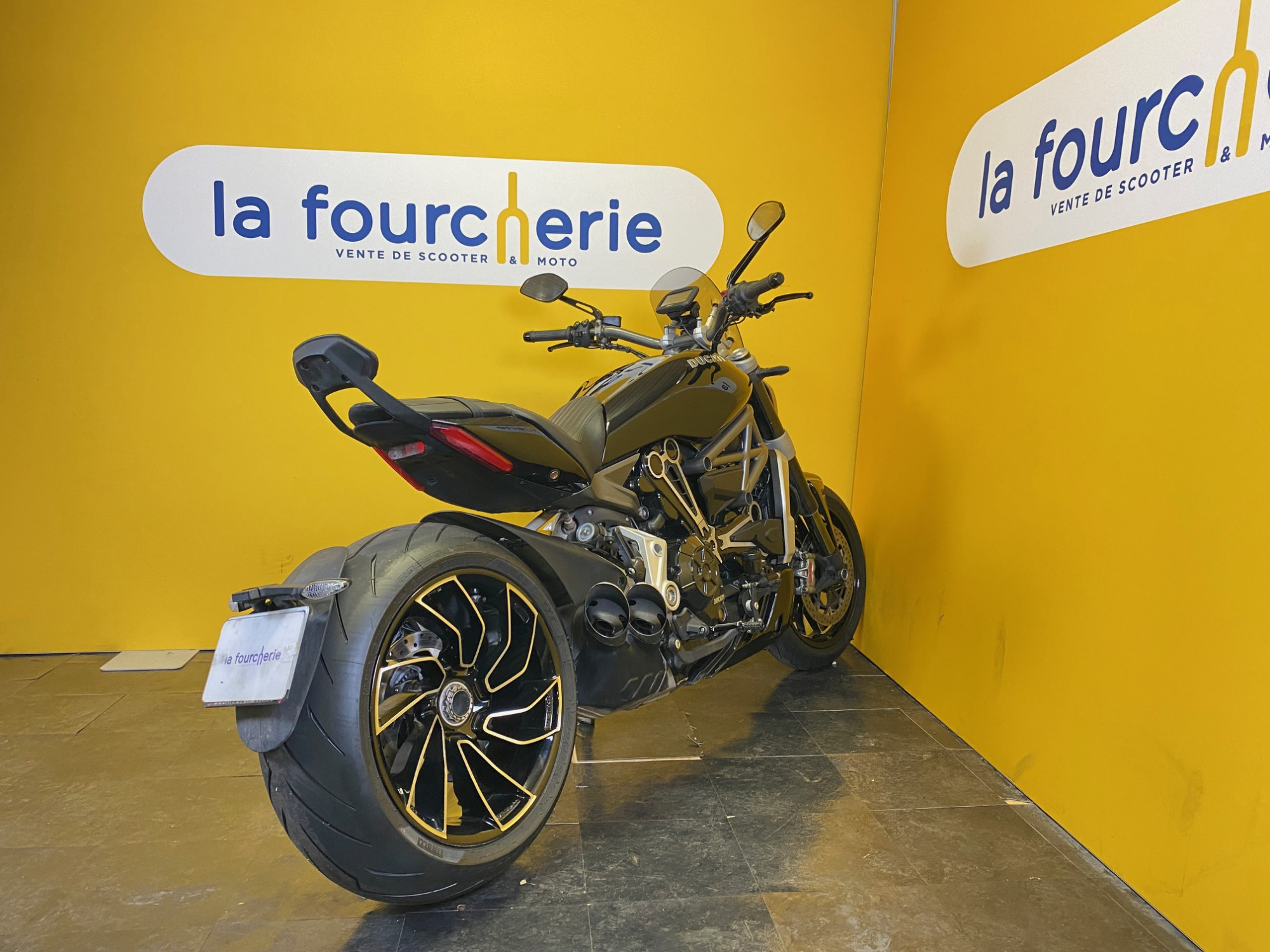 photo de DUCATI XDIAVEL 1262 1262 occasion de couleur  en vente à Paris 15 n°3