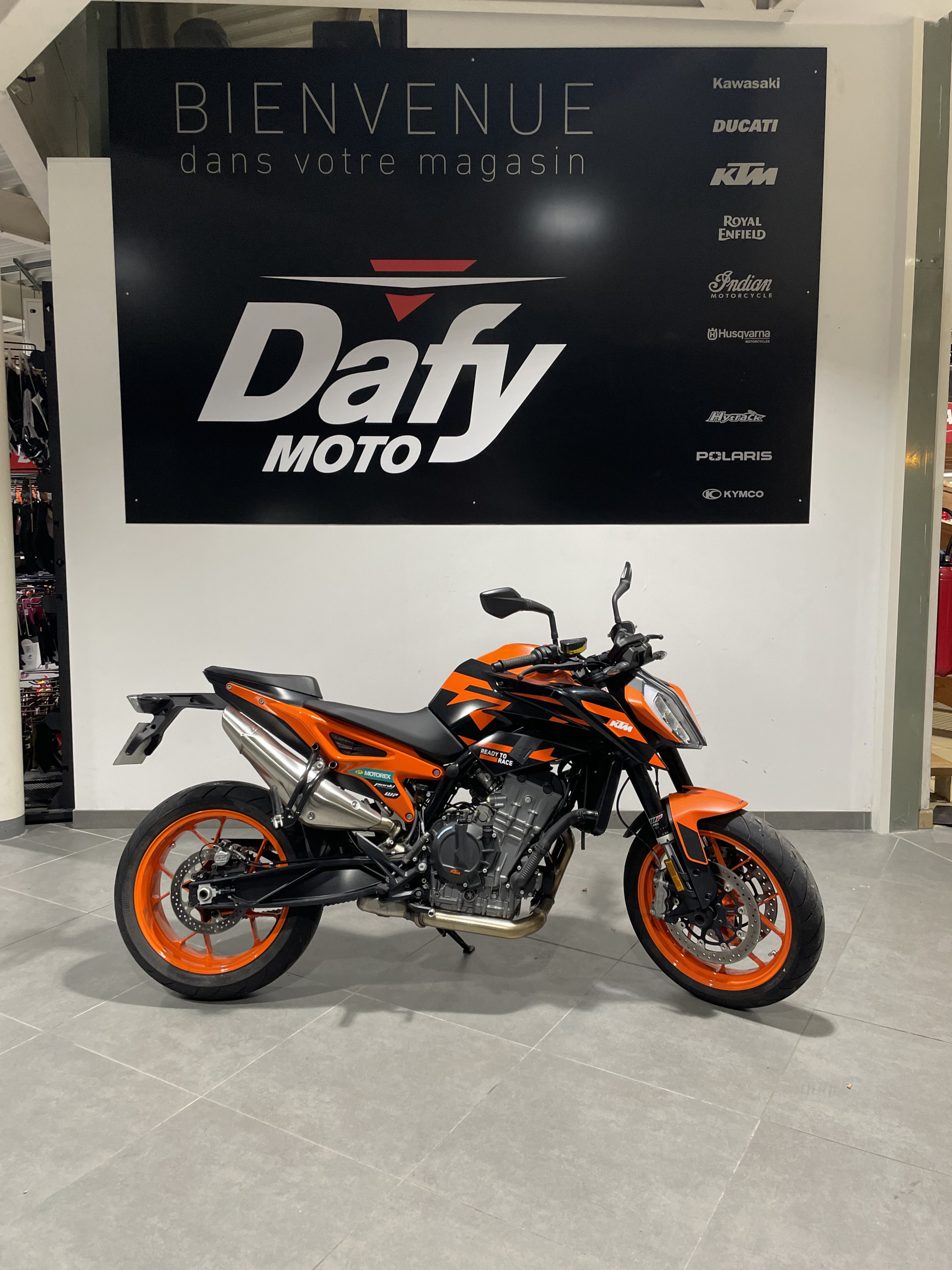 photo de KTM 890 DUKE GP ABS 890 occasion de couleur  en vente à Gap n°3