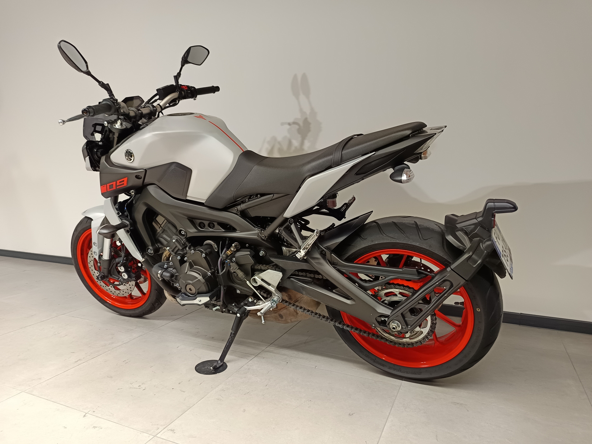 photo de YAMAHA MT-09 850 occasion de couleur  en vente à Cabestany n°3