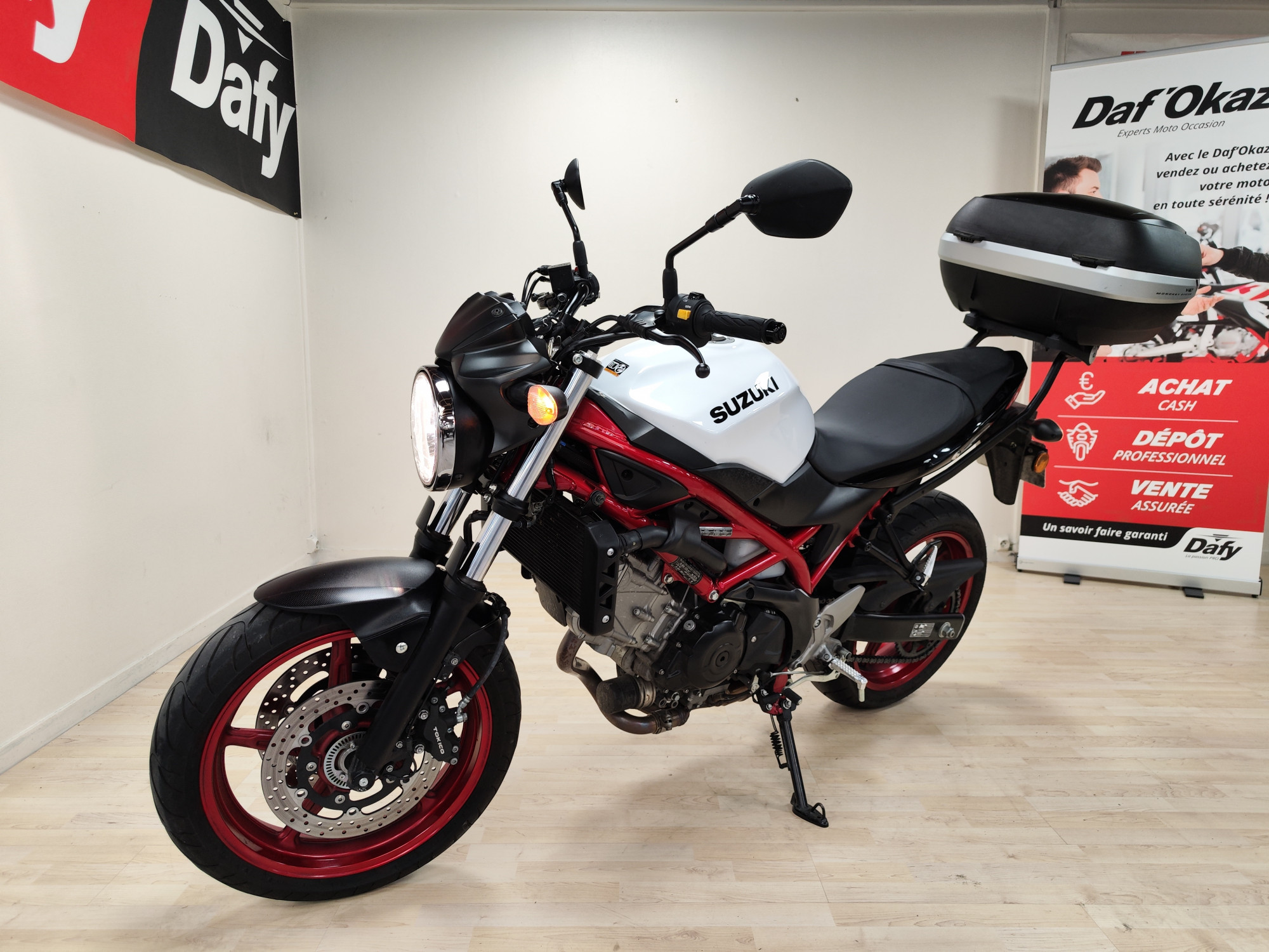 photo de SUZUKI SV 650 (47.5CV) 650 occasion de couleur  en vente à Champniers n°3