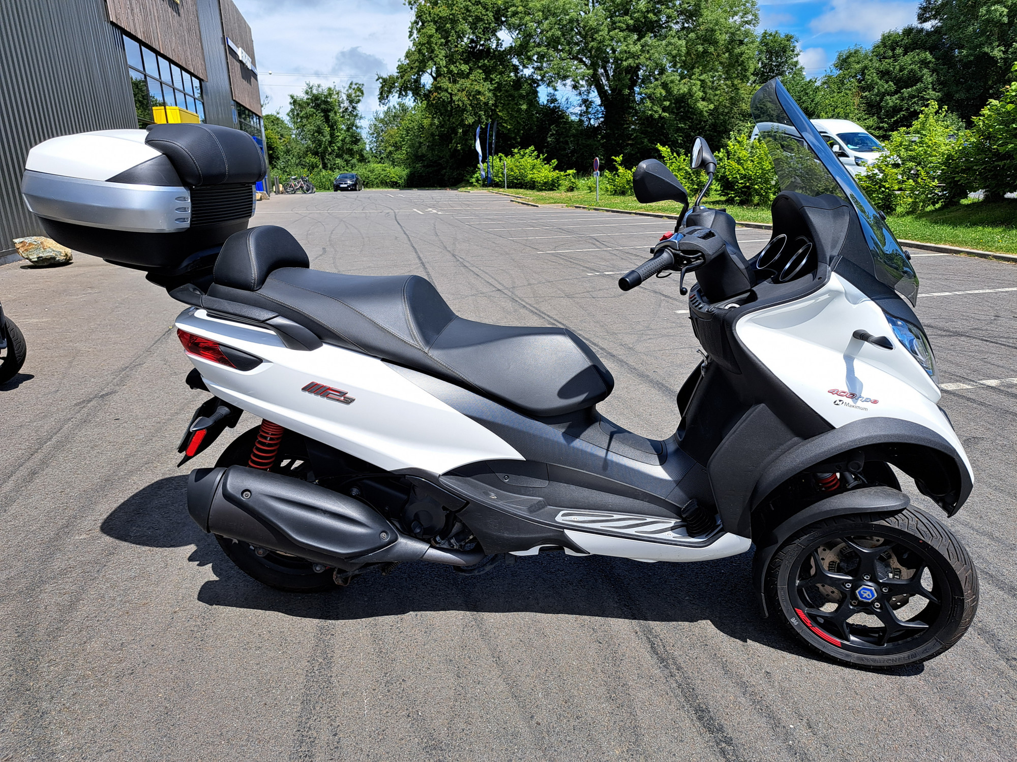 photo de PIAGGIO MP3 400 HPE ABS ASR 400 occasion de couleur  en vente à Granville n°2