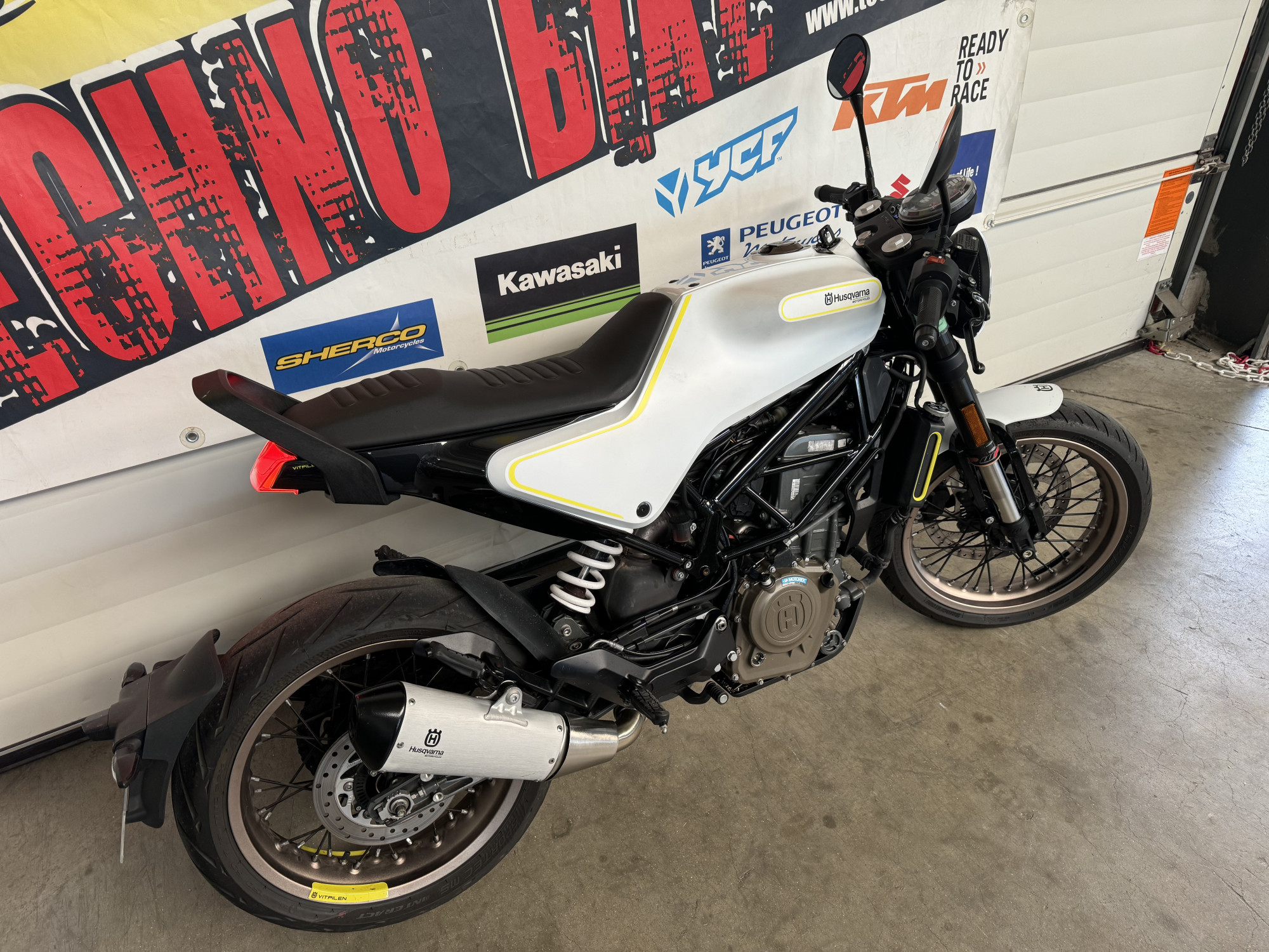 photo de HUSQVARNA 701 ENDURO 373 occasion de couleur  en vente   St Germain Laprade