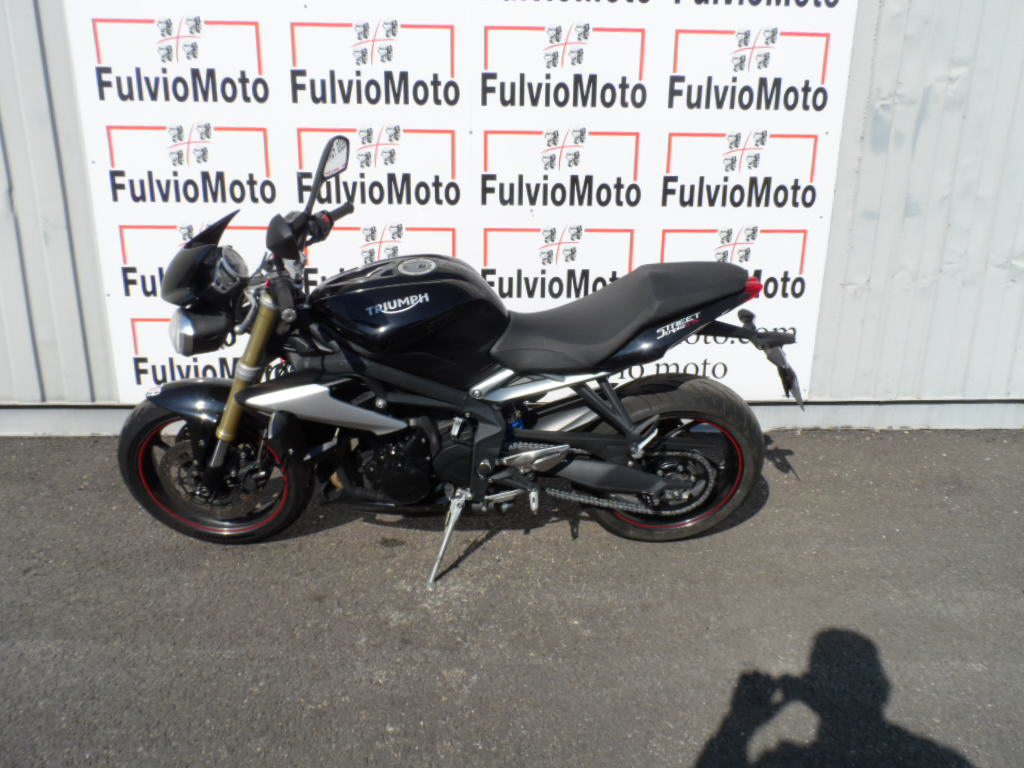 photo de TRIUMPH SPEED TRIPLE 675 occasion de couleur  en vente à Arles n°2