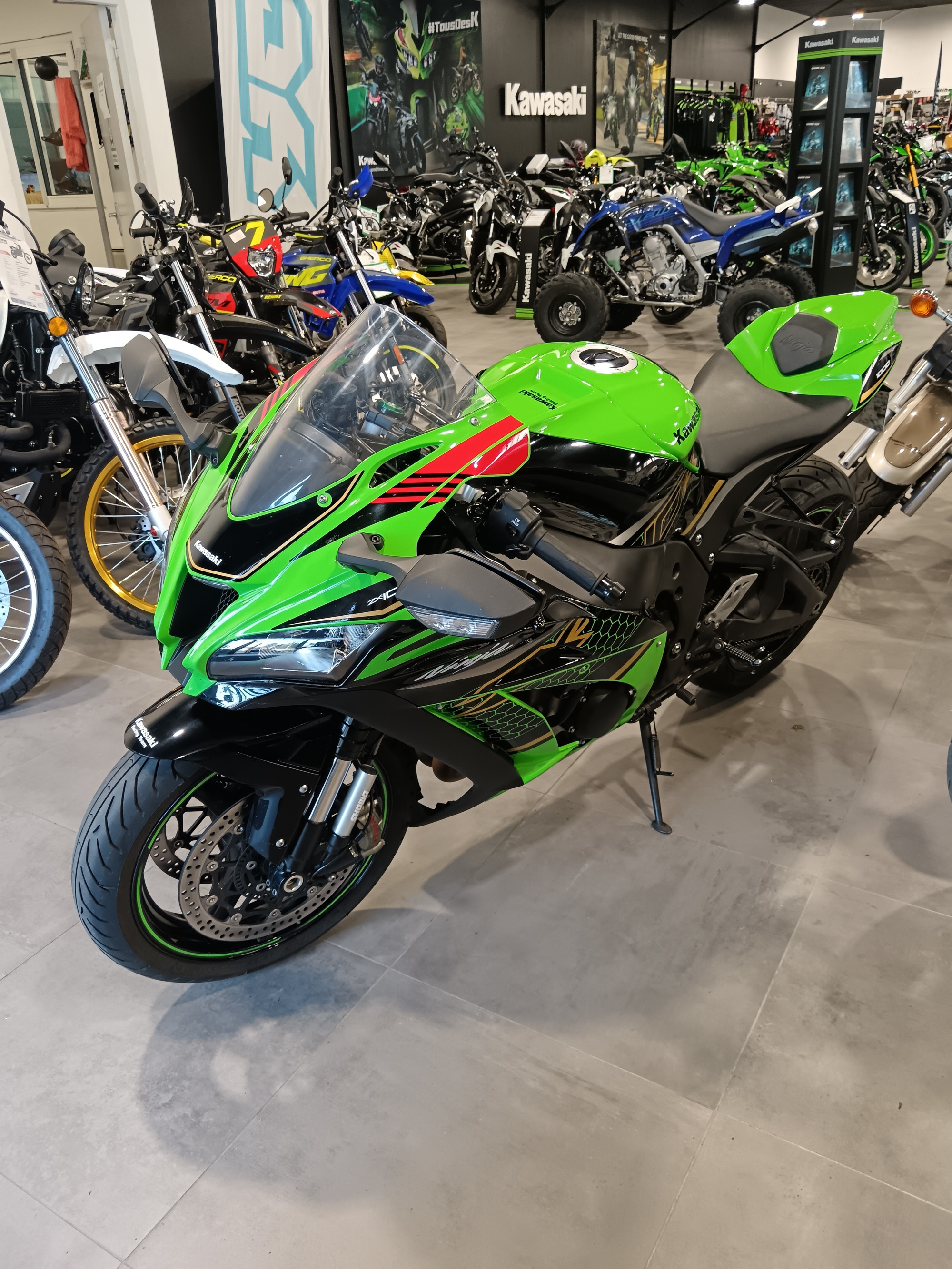 photo de KAWASAKI ZX-10R 998 occasion de couleur  en vente à Luce n°2