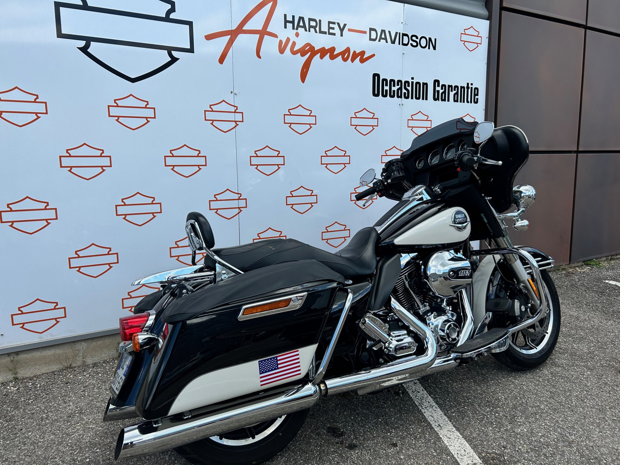 photo de HARLEY DAVIDSON TOURING STREET GLIDE 1690 1690 occasion de couleur  en vente à Rochefort Du Gard n°3