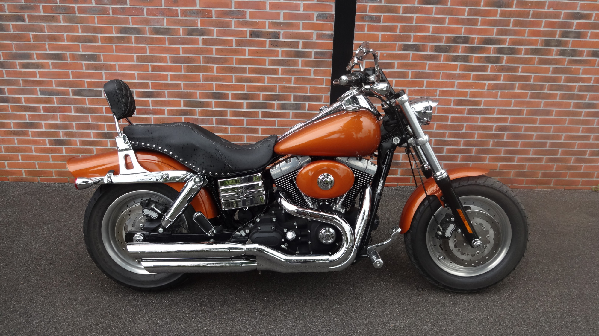 photo de HARLEY DAVIDSON DYNA FAT BOB 1584 1584 occasion de couleur  en vente à St Jean Du Cardonnay n°1