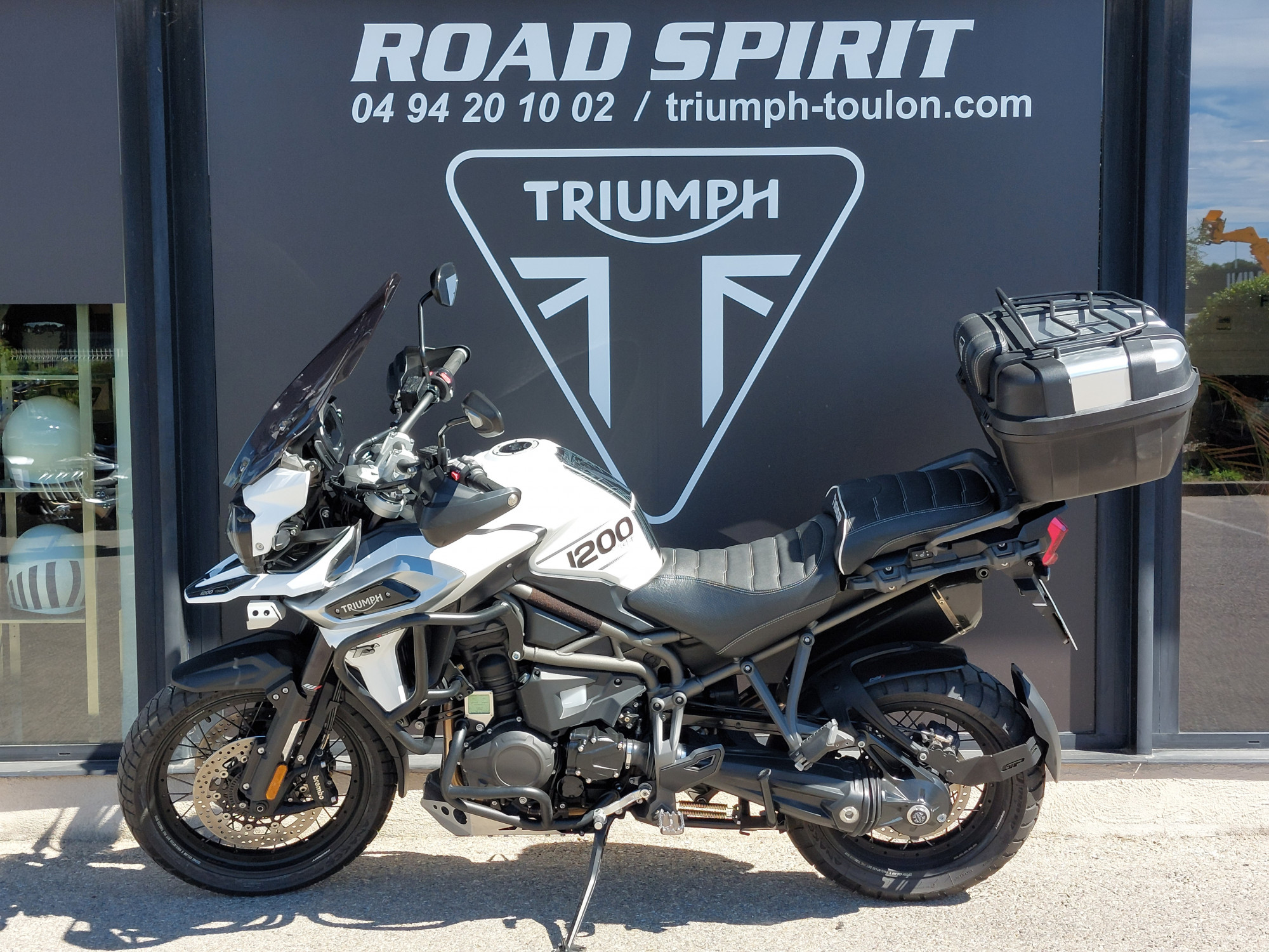 photo de TRIUMPH TIGER 1200 EXPLORER XCA  1200 occasion de couleur  en vente à Ollioules n°3