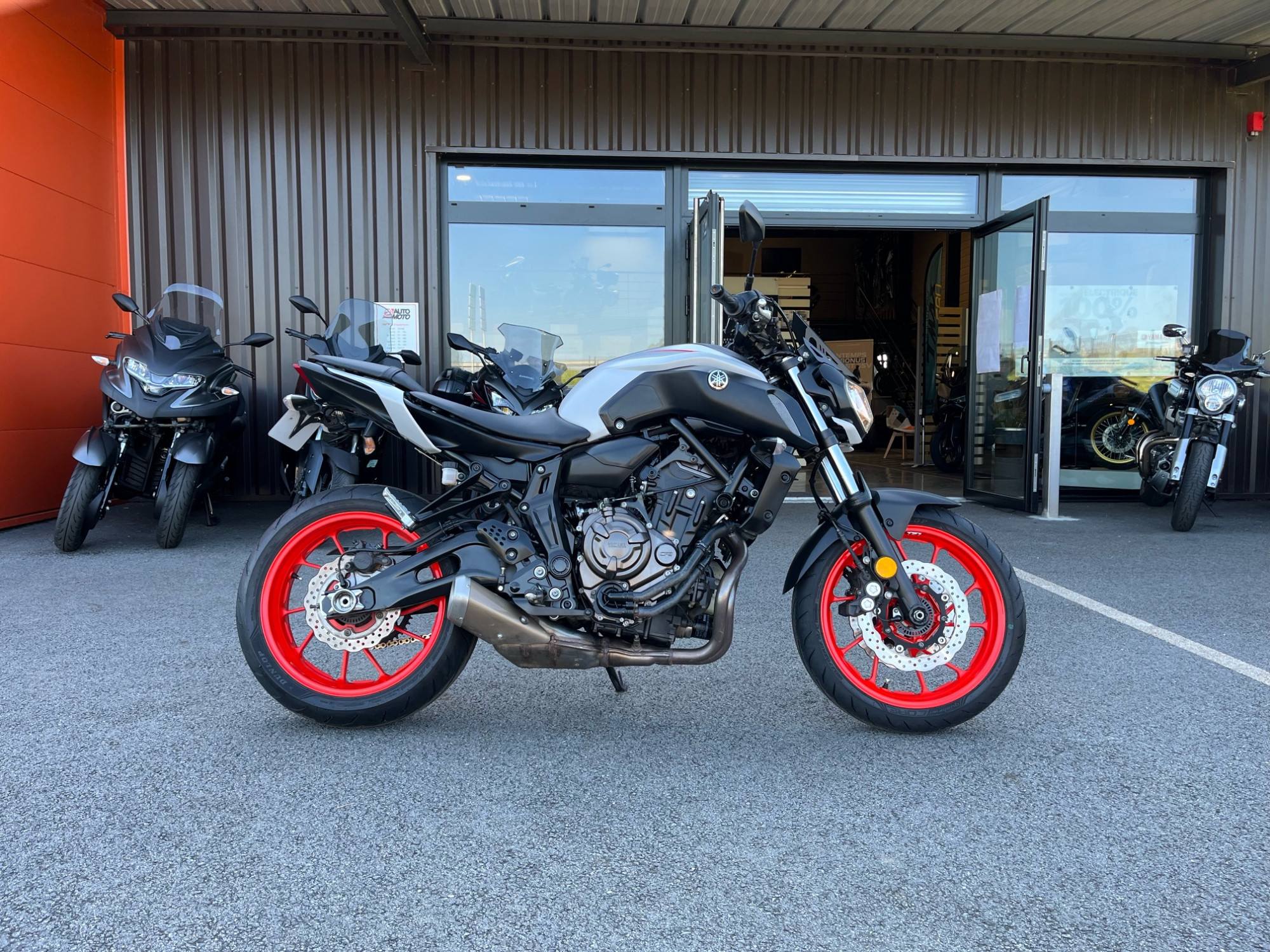 photo de YAMAHA MT-07 (47.5CV) 695 occasion de couleur  en vente à St Thuriau n°2