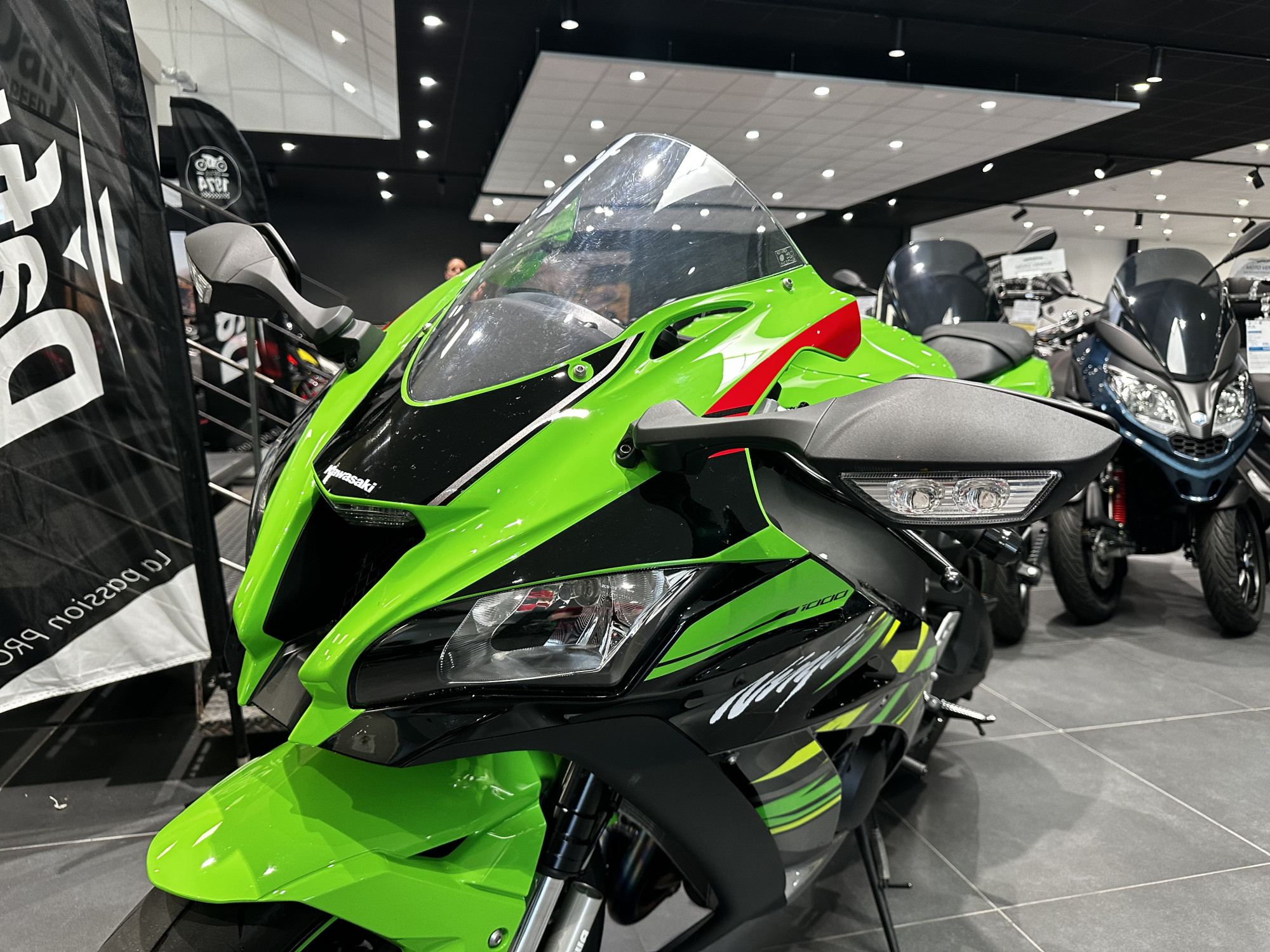 photo de KAWASAKI ZX-10R 998 occasion de couleur  en vente   Ploeren