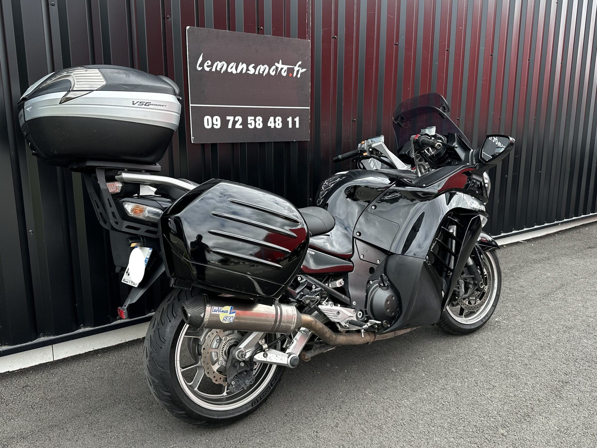 photo de KAWASAKI GTR 1400 occasion de couleur  en vente à Ruaudin n°3