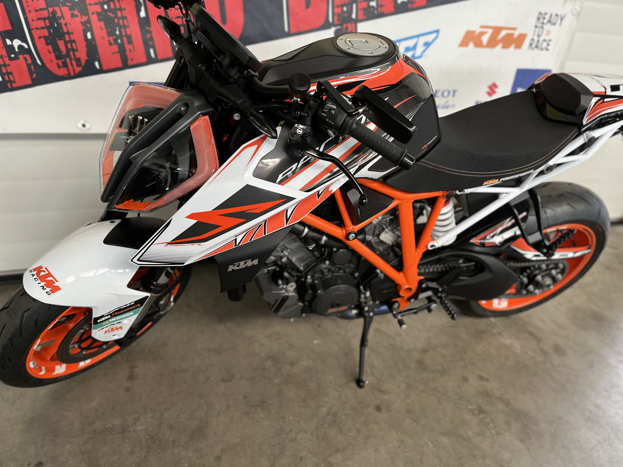 photo de KTM 1290 SUPER DUKE R 1290 occasion de couleur  en vente   St Germain Laprade