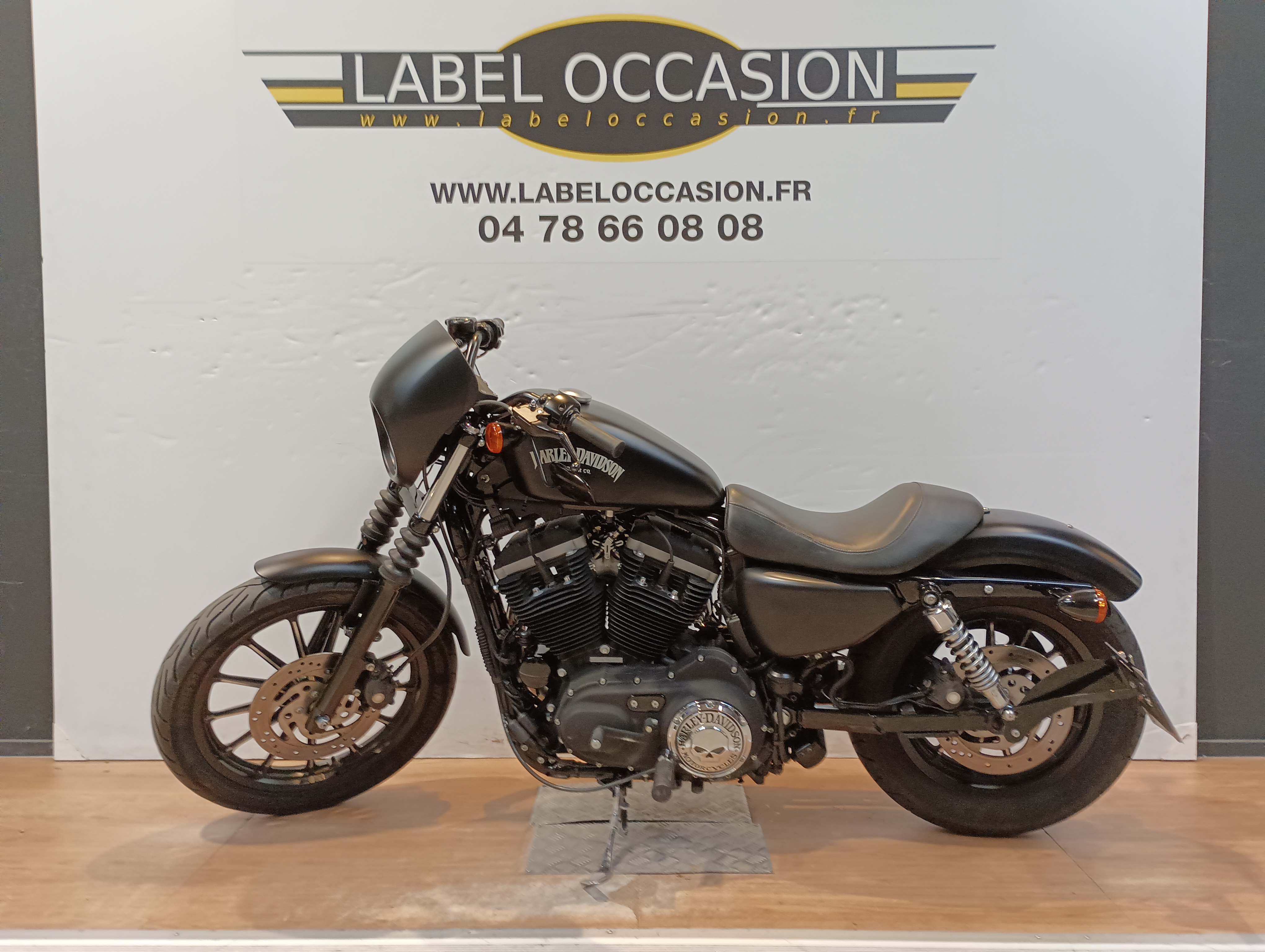 photo de HARLEY DAVIDSON 883 IRON  883 occasion de couleur  en vente à Limonest n°2