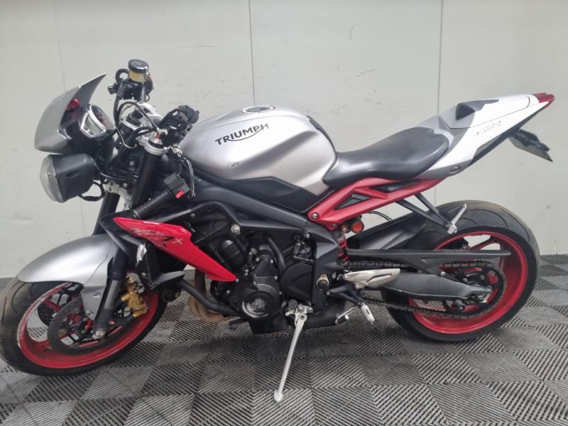 photo de TRIUMPH STREET TRIPLE 675 RX 675 occasion de couleur  en vente à Pressigny Les Pins n°2