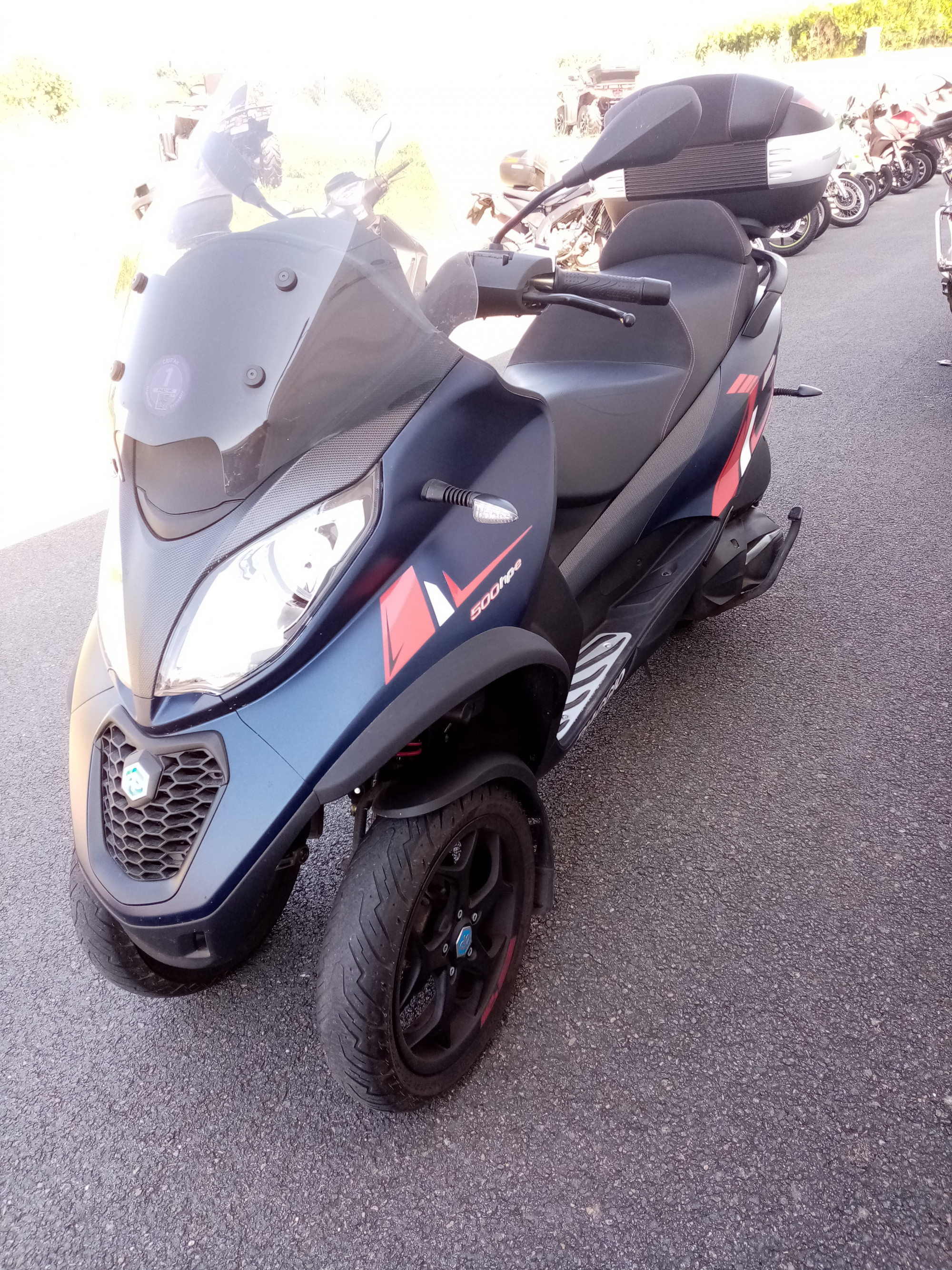 photo de PIAGGIO MP3 500 HPE SPORT ABS-ASR 500 occasion de couleur  en vente à Blois n°3