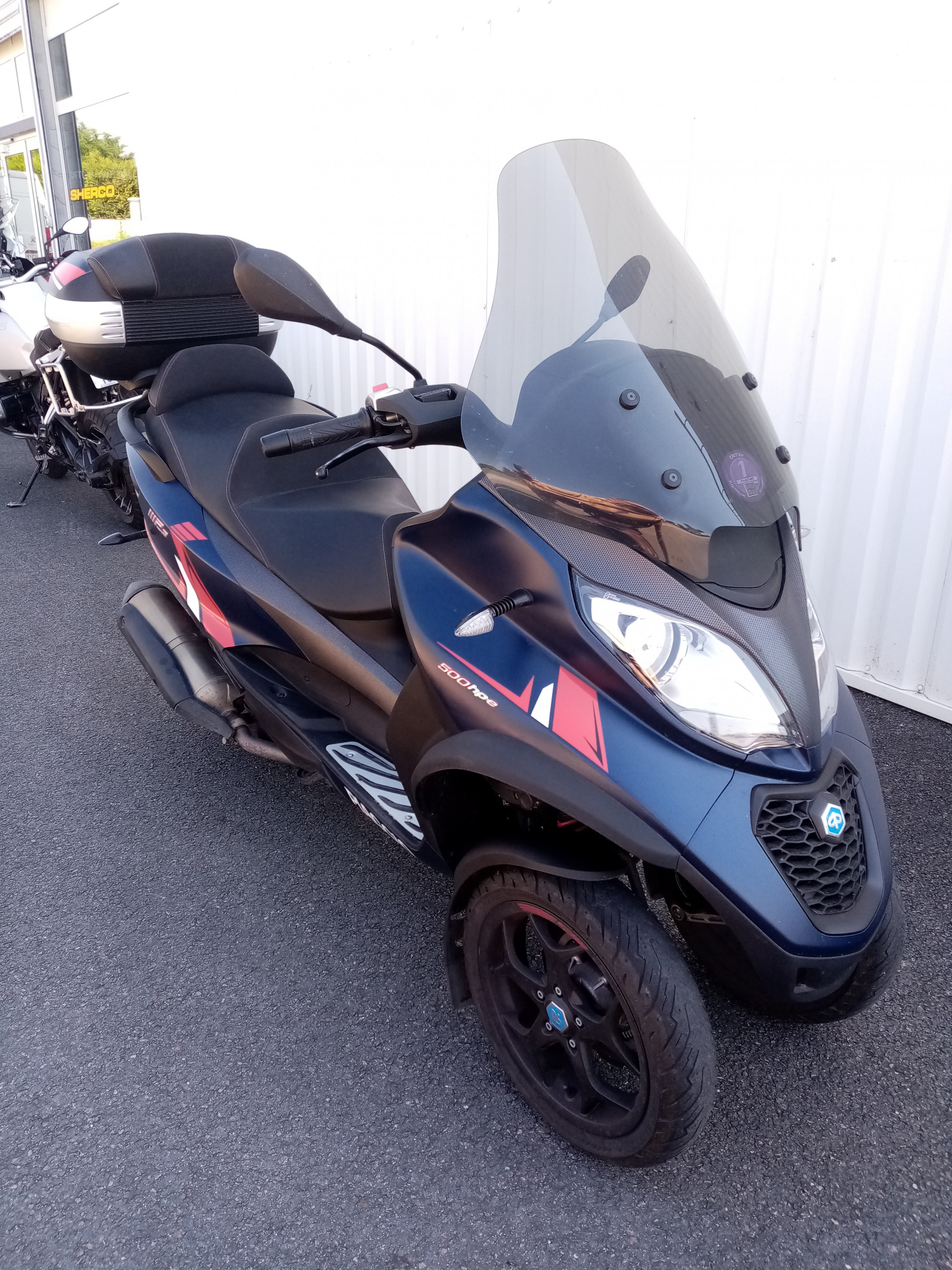 photo de PIAGGIO MP3 500 HPE SPORT ABS-ASR 500 occasion de couleur  en vente à Blois n°2