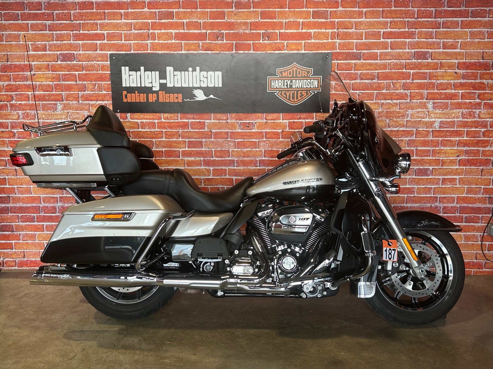 photo de HARLEY DAVIDSON TOURING ELECTRA GLIDE 1745 ULTRA 1745 occasion de couleur  en vente   Fegersheim