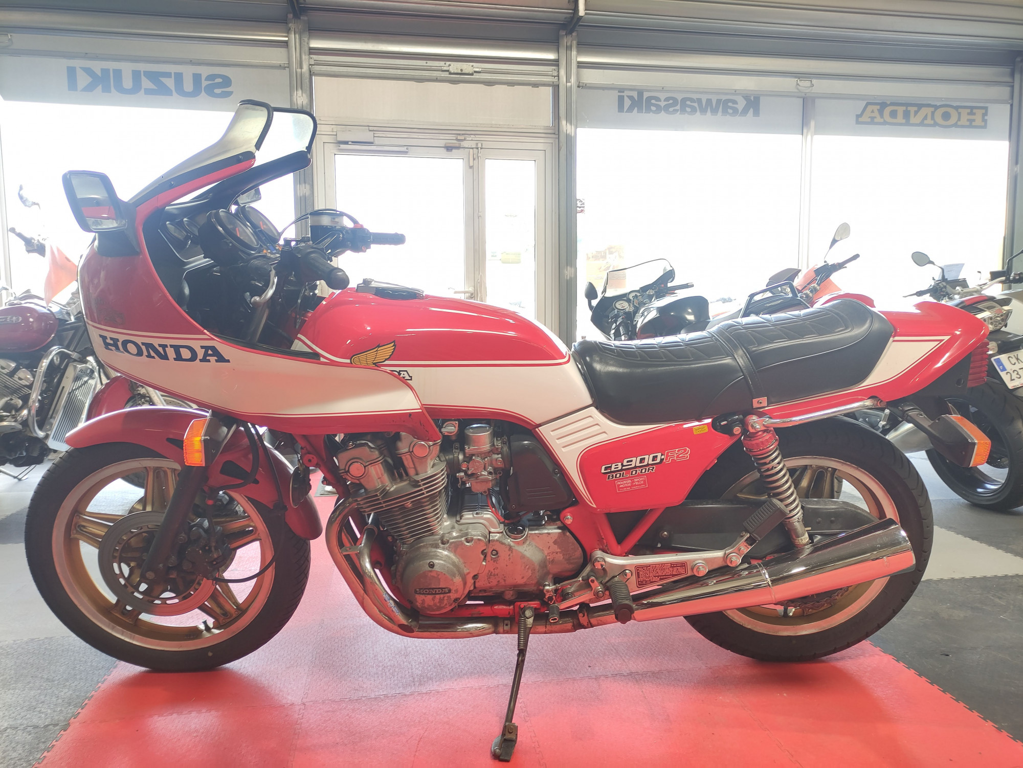 photo de HONDA BOL D'OR 900 occasion de couleur  en vente à Vitrolles n°2