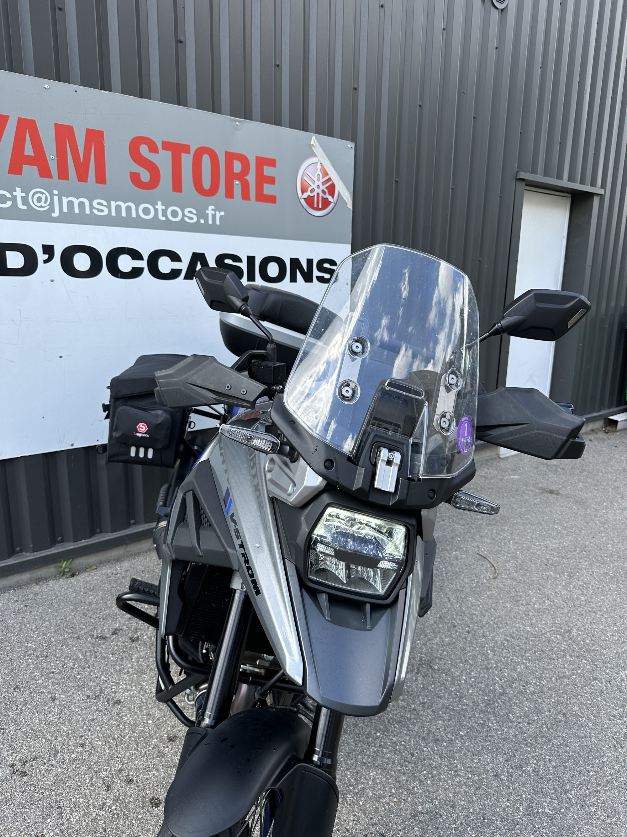 photo de SUZUKI DL 1050 V-STROM 1050 occasion de couleur  en vente à Avignon n°2