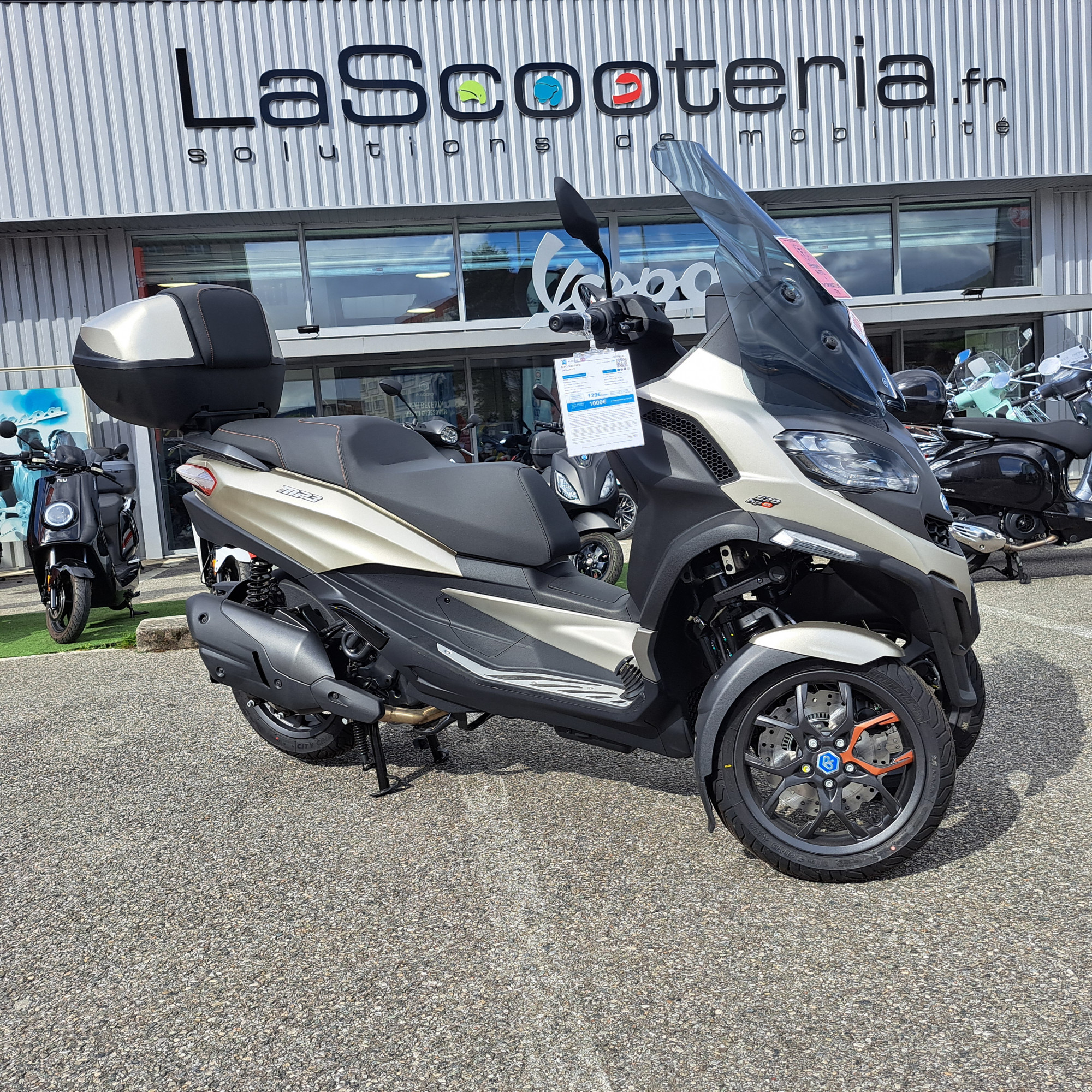 photo de PIAGGIO MP3 HPE EXCLUSIVE 530 occasion de couleur  en vente à St Martin D Heres n°2