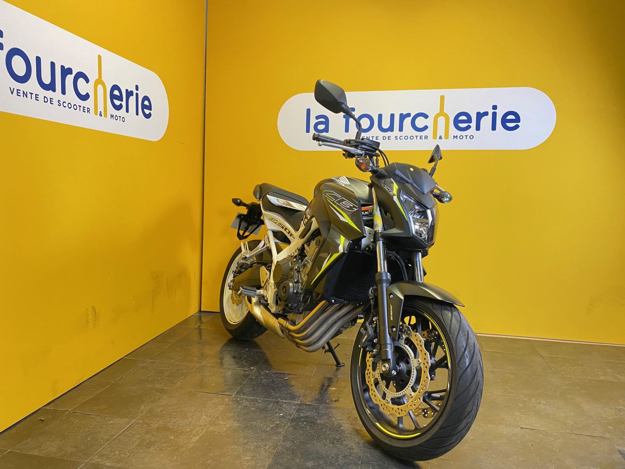 photo de HONDA CB 650 F 650 occasion de couleur  en vente à Paris 15 n°3