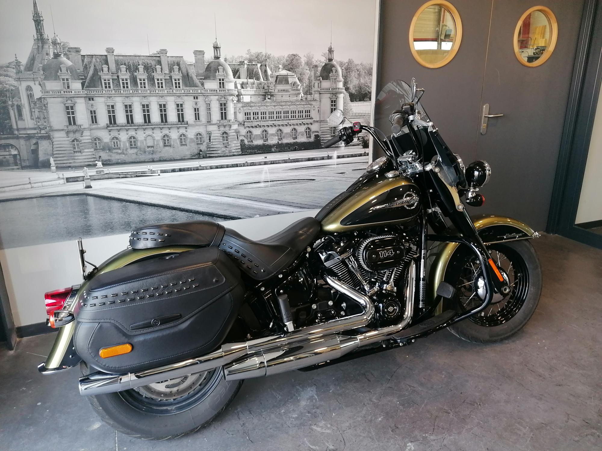 photo de HARLEY DAVIDSON SOFTAIL HERITAGE 1868 1868 occasion de couleur  en vente à St Maximin n°3