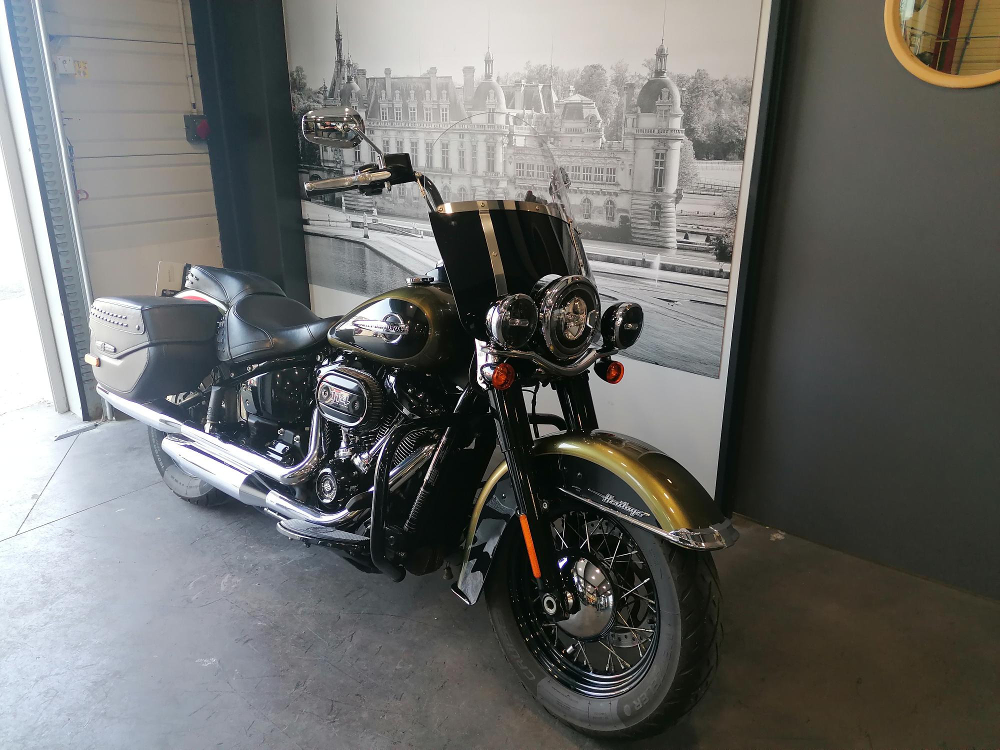 photo de HARLEY DAVIDSON SOFTAIL HERITAGE 1868 1868 occasion de couleur  en vente   St Maximin