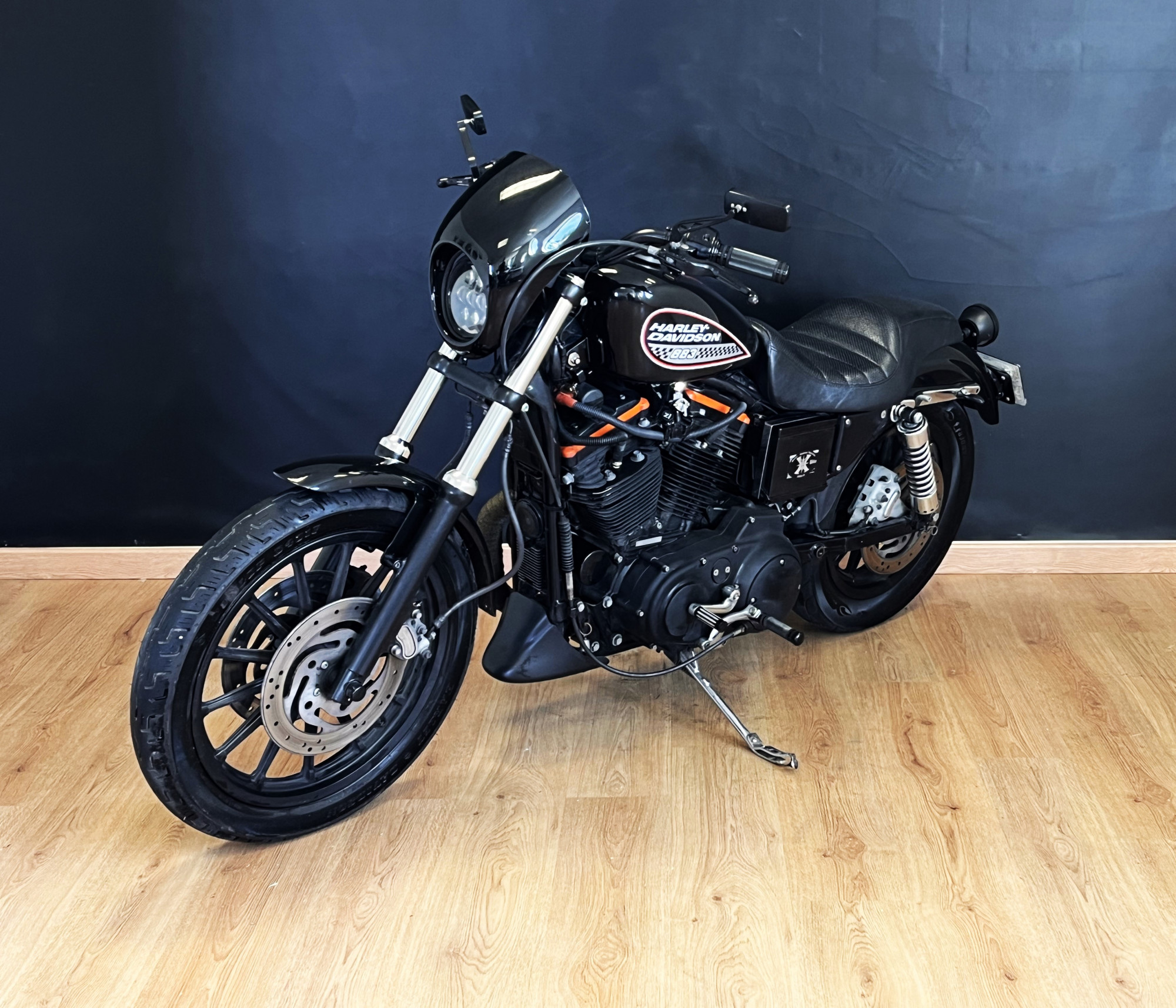 photo de HARLEY DAVIDSON SPORTSTER IRON 883 R 883 occasion de couleur  en vente   Sallertaine