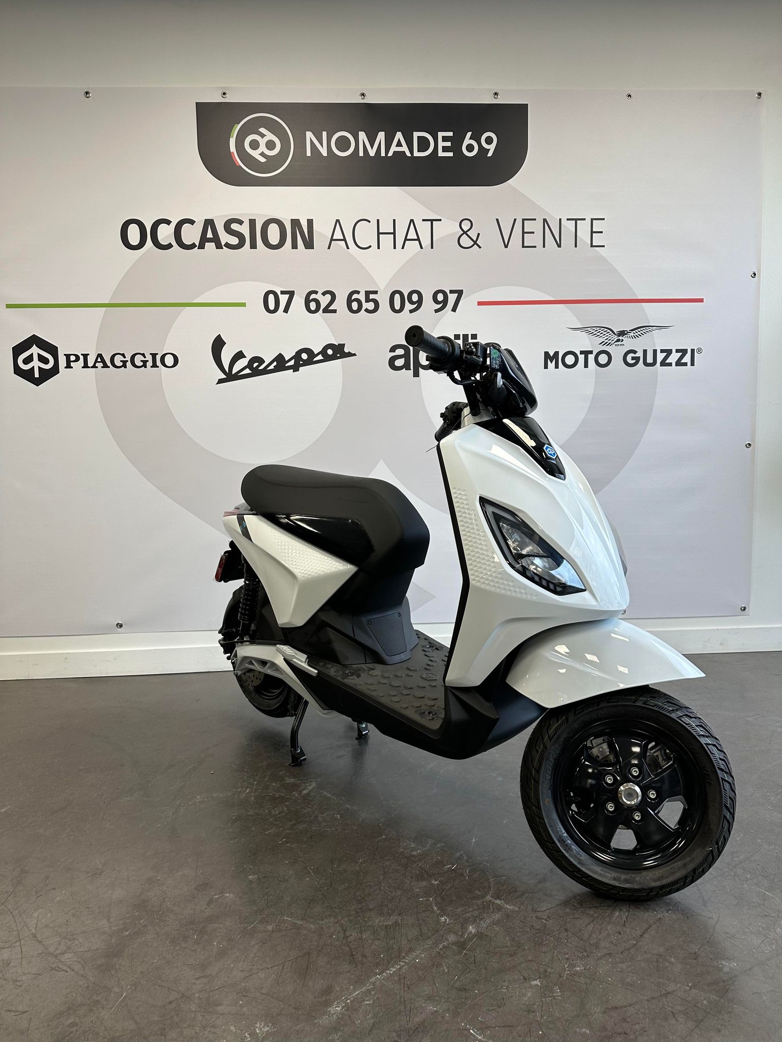 photo de PIAGGIO 1 ACTIVE 125 occasion de couleur  en vente à Brignais n°2