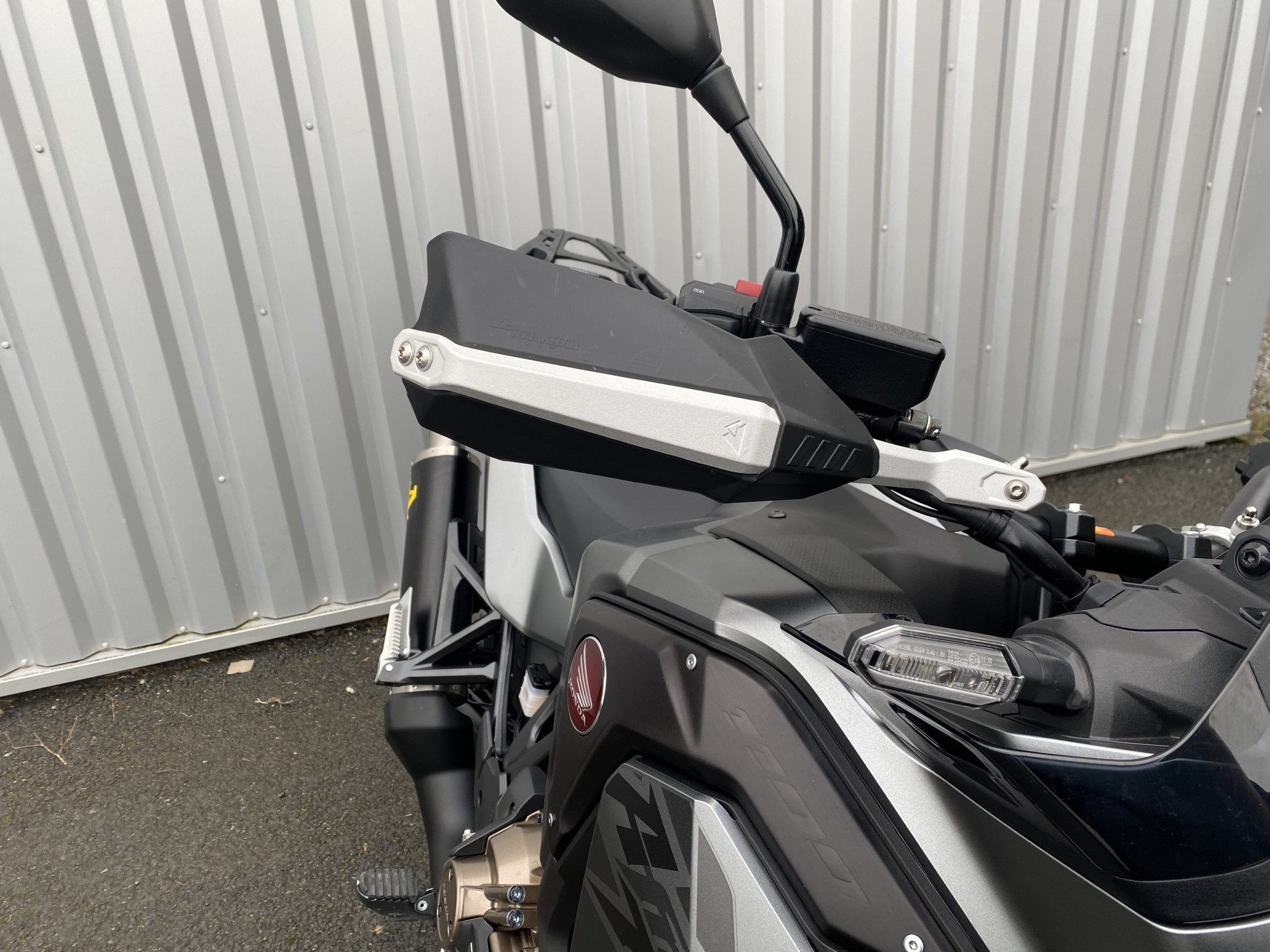 photo de HONDA AFRICA TWIN CRF1100L ADVENTURE S 1100 occasion de couleur  en vente à Domerat n°2