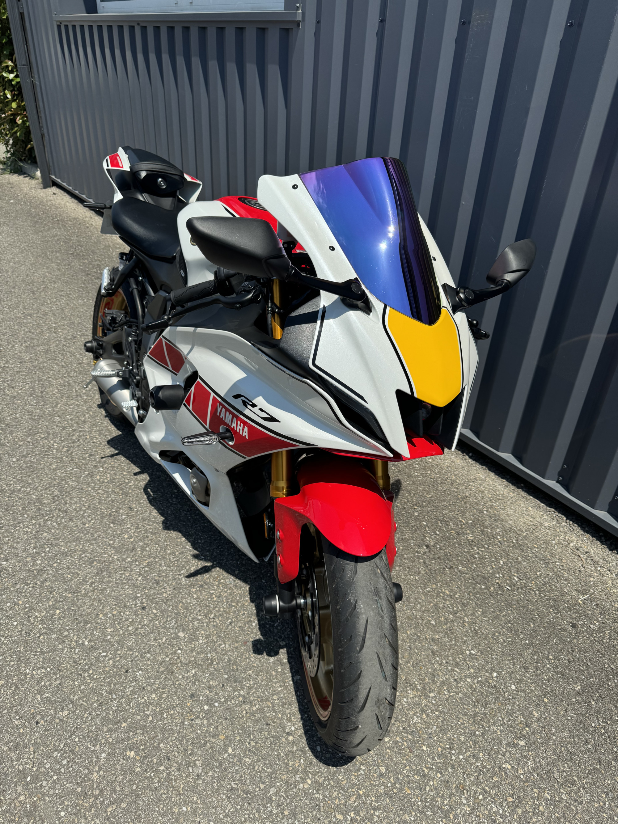 photo de YAMAHA R7 690 occasion de couleur  en vente à Salaise Sur Sanne n°2