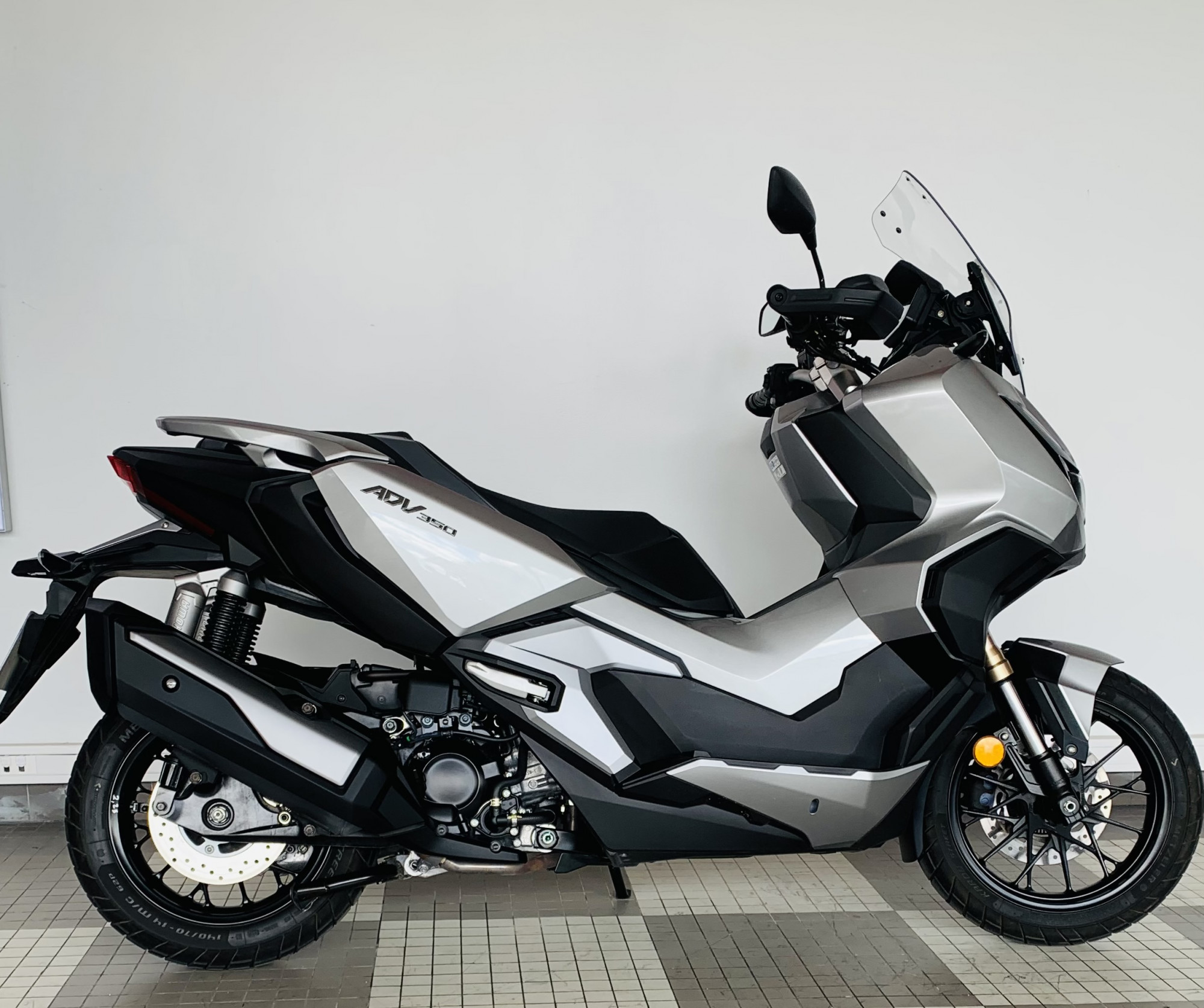 photo de HONDA ADV 350 350 occasion de couleur  en vente à Melun n°1