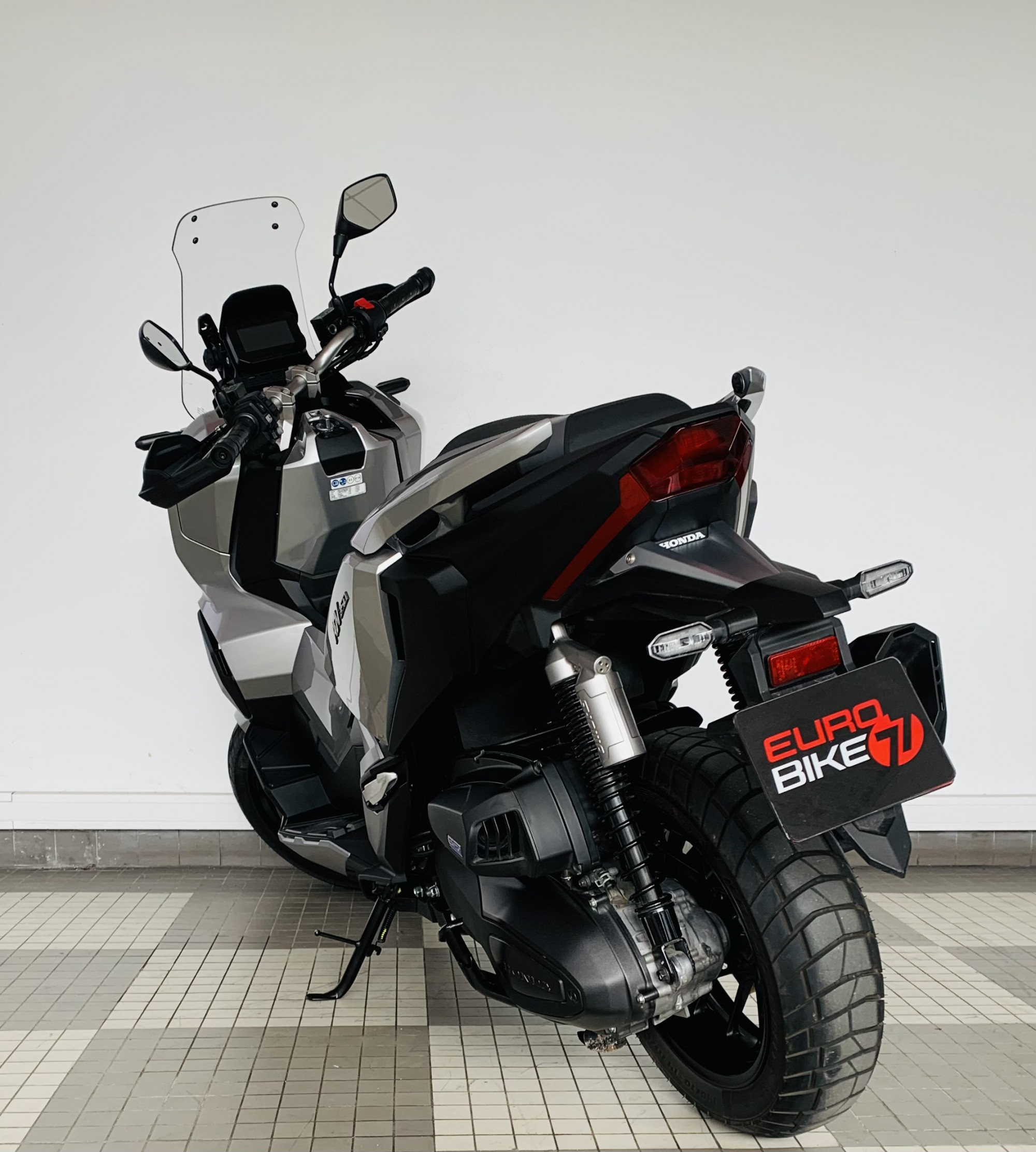 photo de HONDA ADV 350 350 occasion de couleur  en vente à Melun n°2