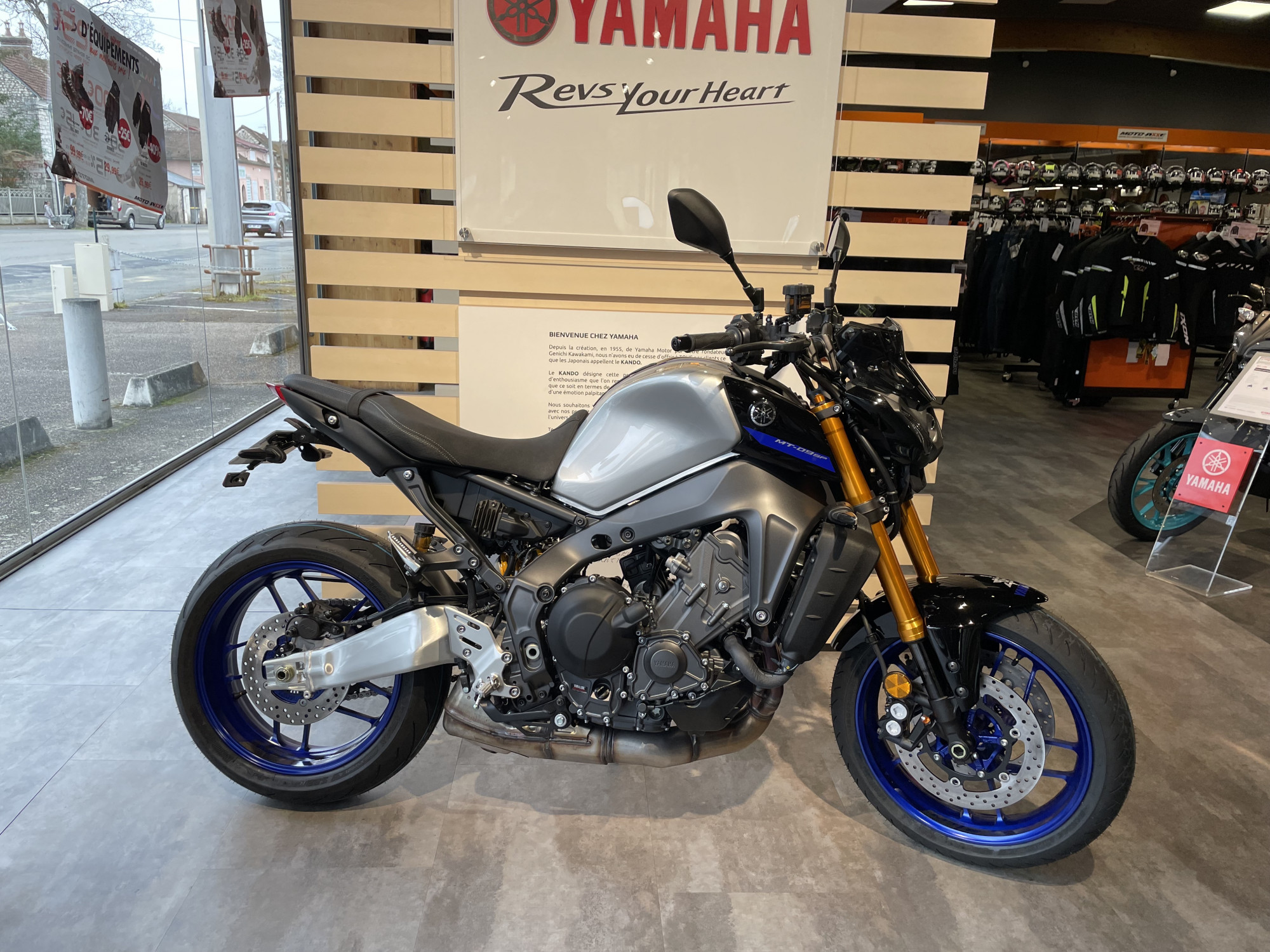 photo de YAMAHA MT-09 SP 850 occasion de couleur  en vente à Vernon n°2