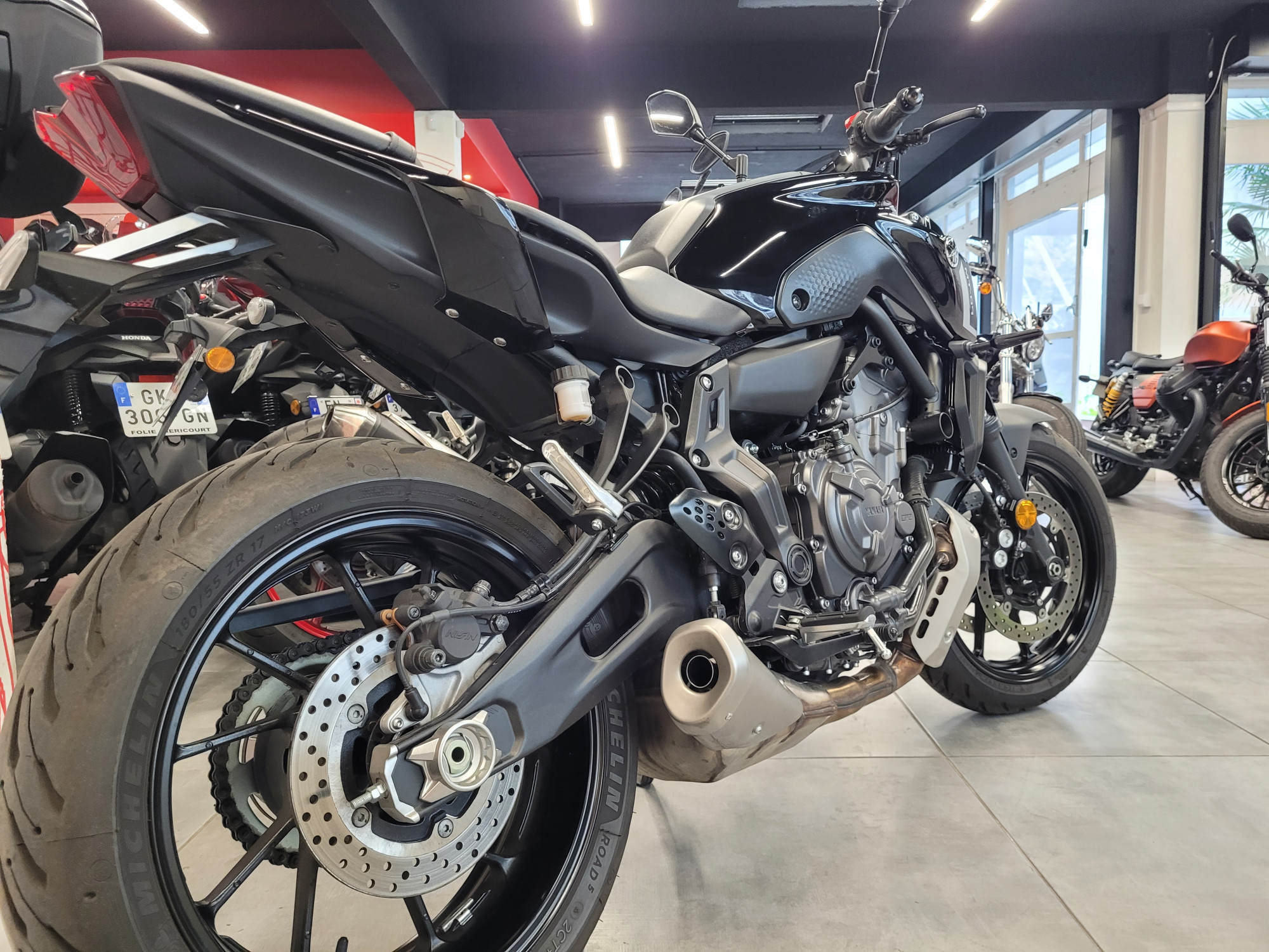 photo de YAMAHA MT-07 689 occasion de couleur  en vente à Paris 12 n°3