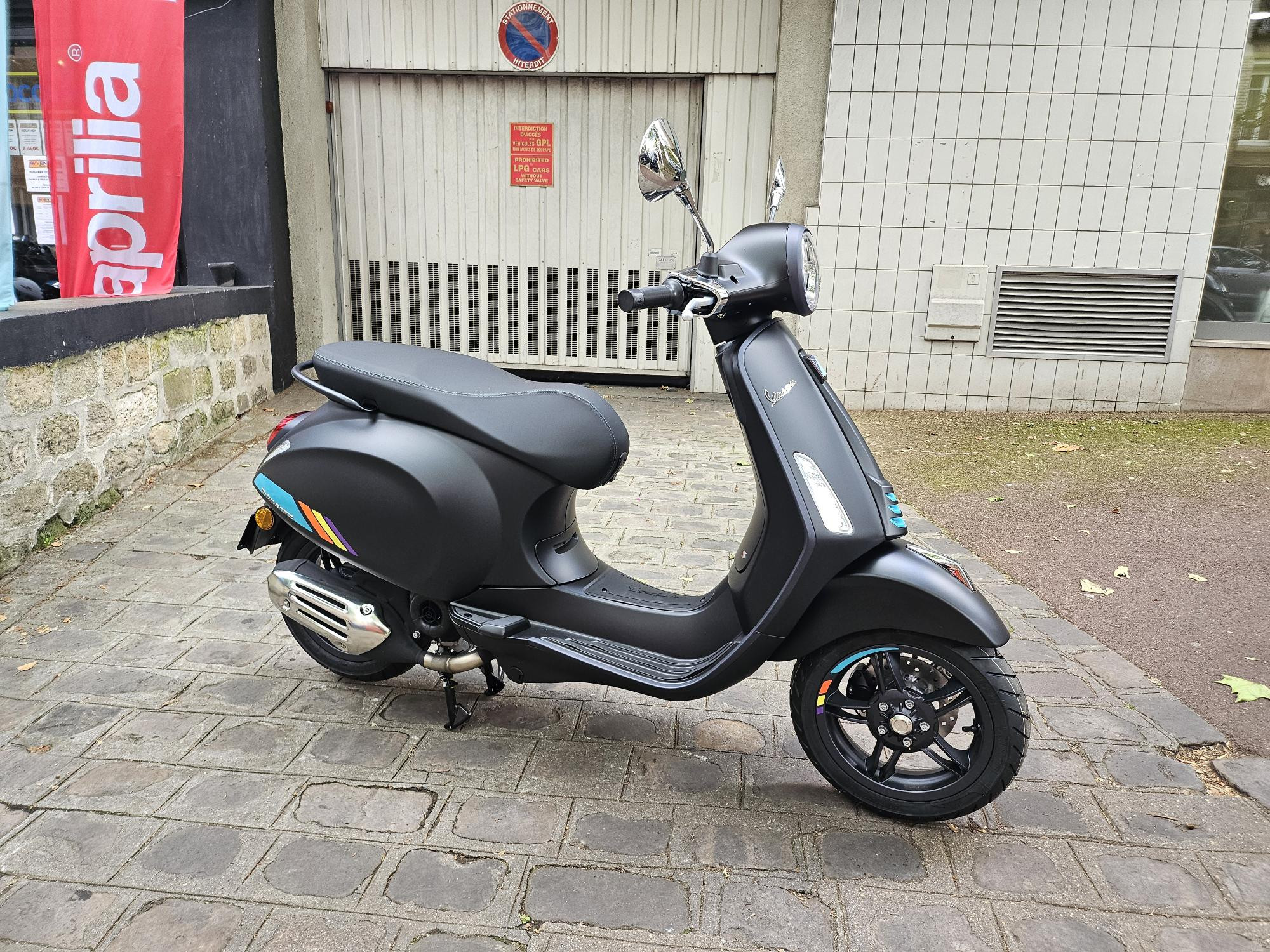 photo de PIAGGIO PRIMAVERA 50 50 occasion de couleur  en vente à Issy Les Moulineaux n°2