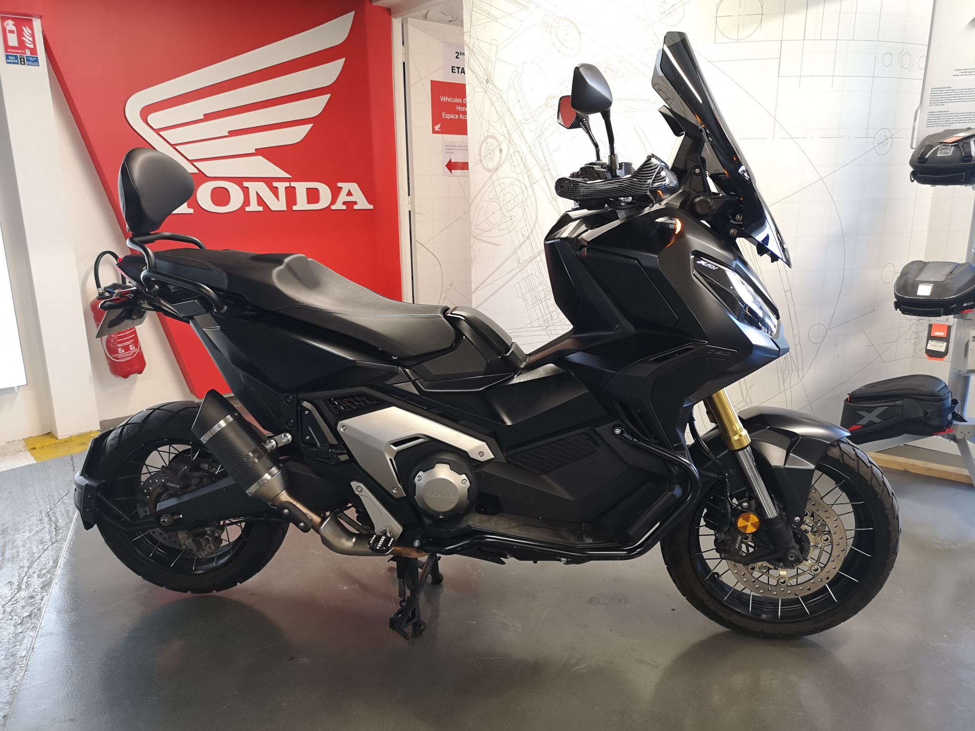 photo de HONDA X-ADV 750 occasion de couleur  en vente   Paris 10