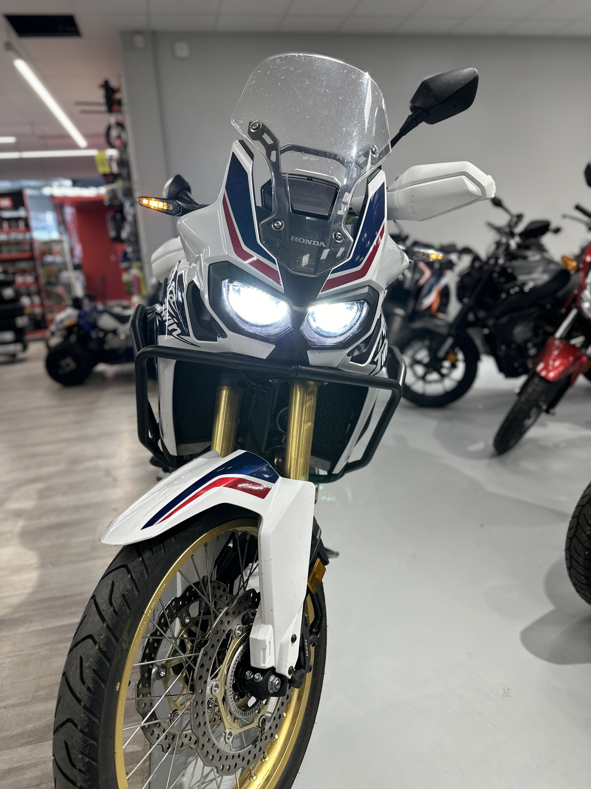 photo de HONDA AFRICA TWIN CRF1000L STD 1000 occasion de couleur  en vente à Carcassonne n°2