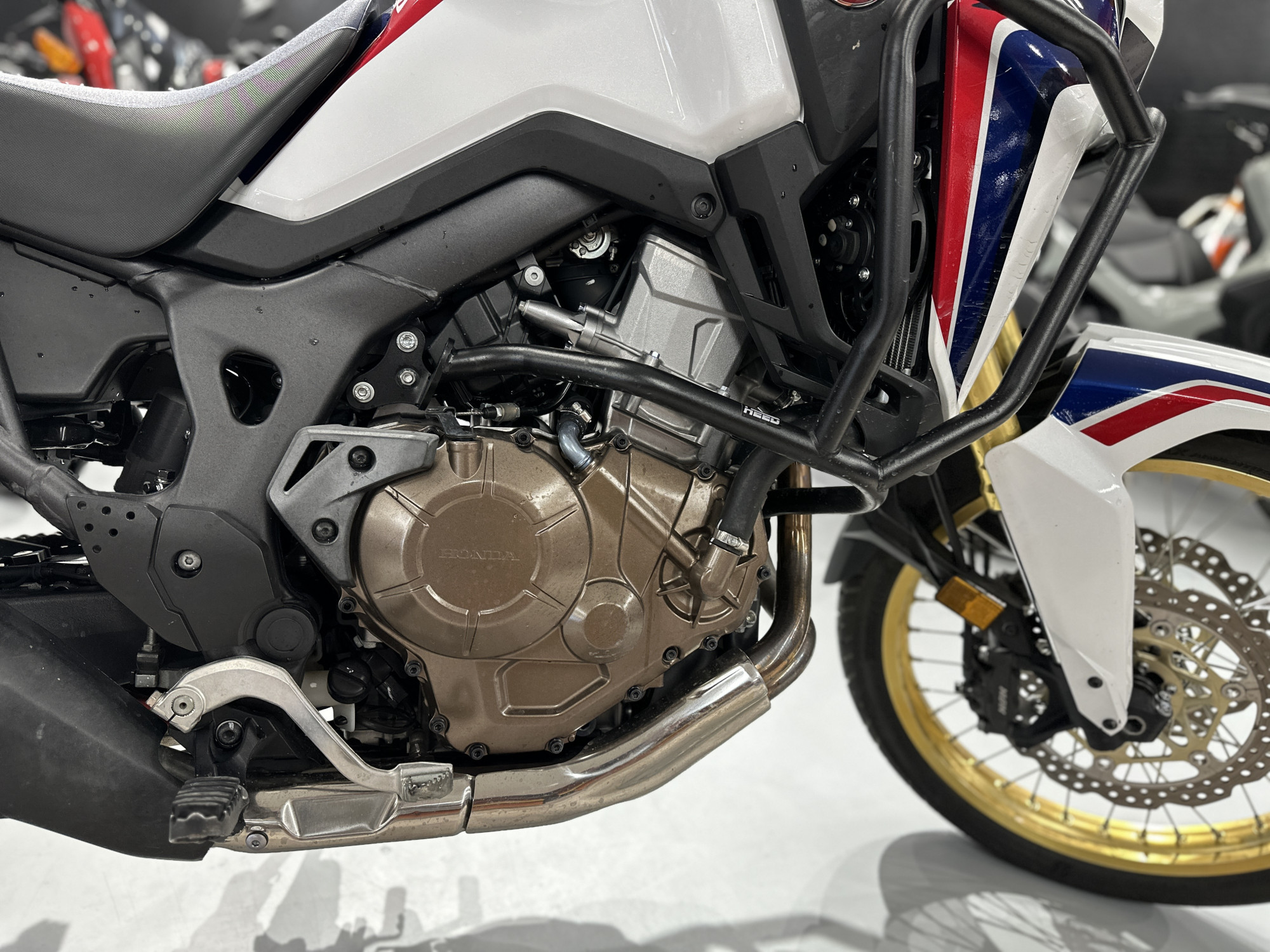 photo de HONDA AFRICA TWIN CRF1000L STD 1000 occasion de couleur  en vente   Carcassonne