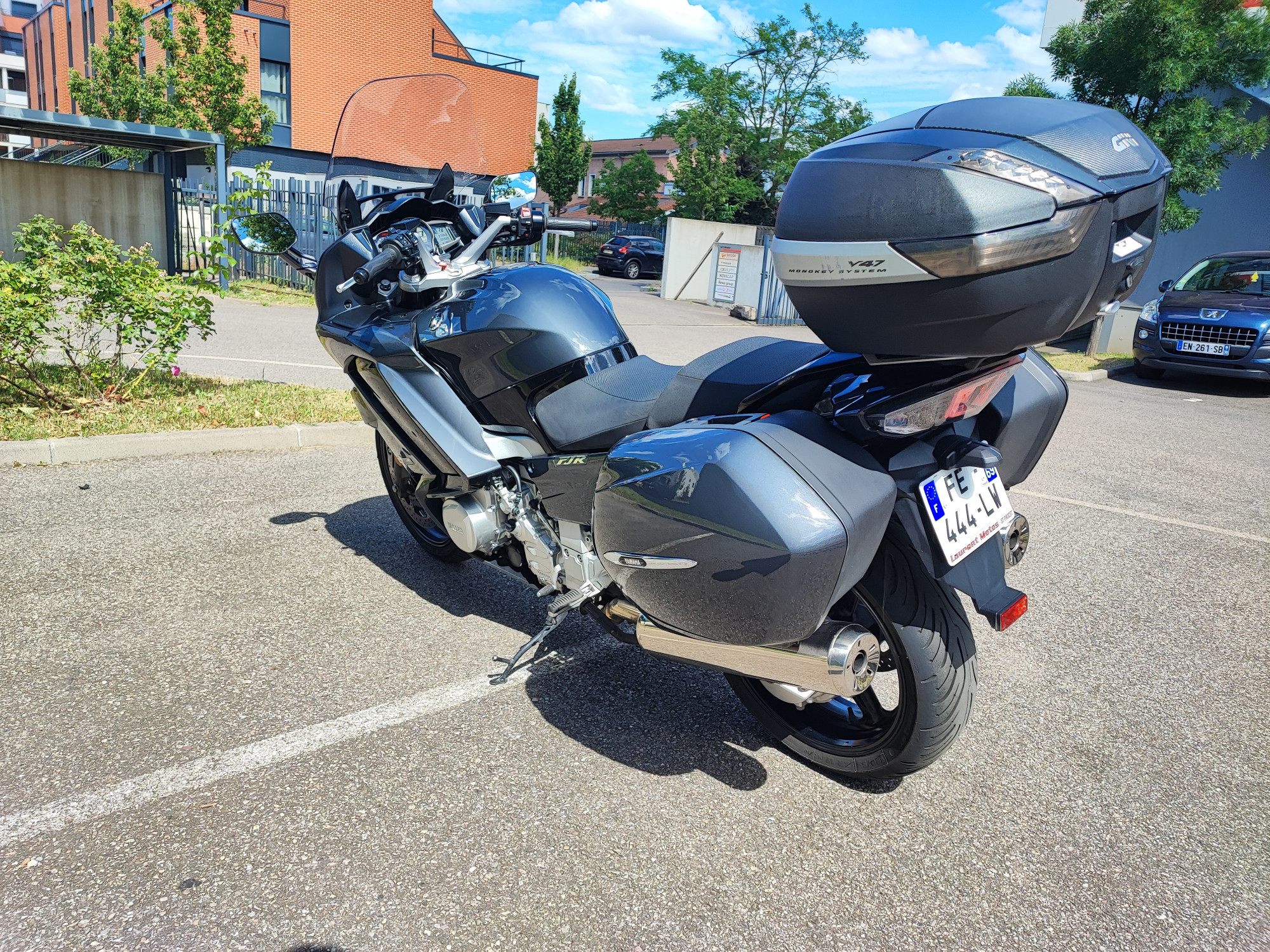 photo de YAMAHA FJR 1300 occasion de couleur  en vente à St Priest n°2