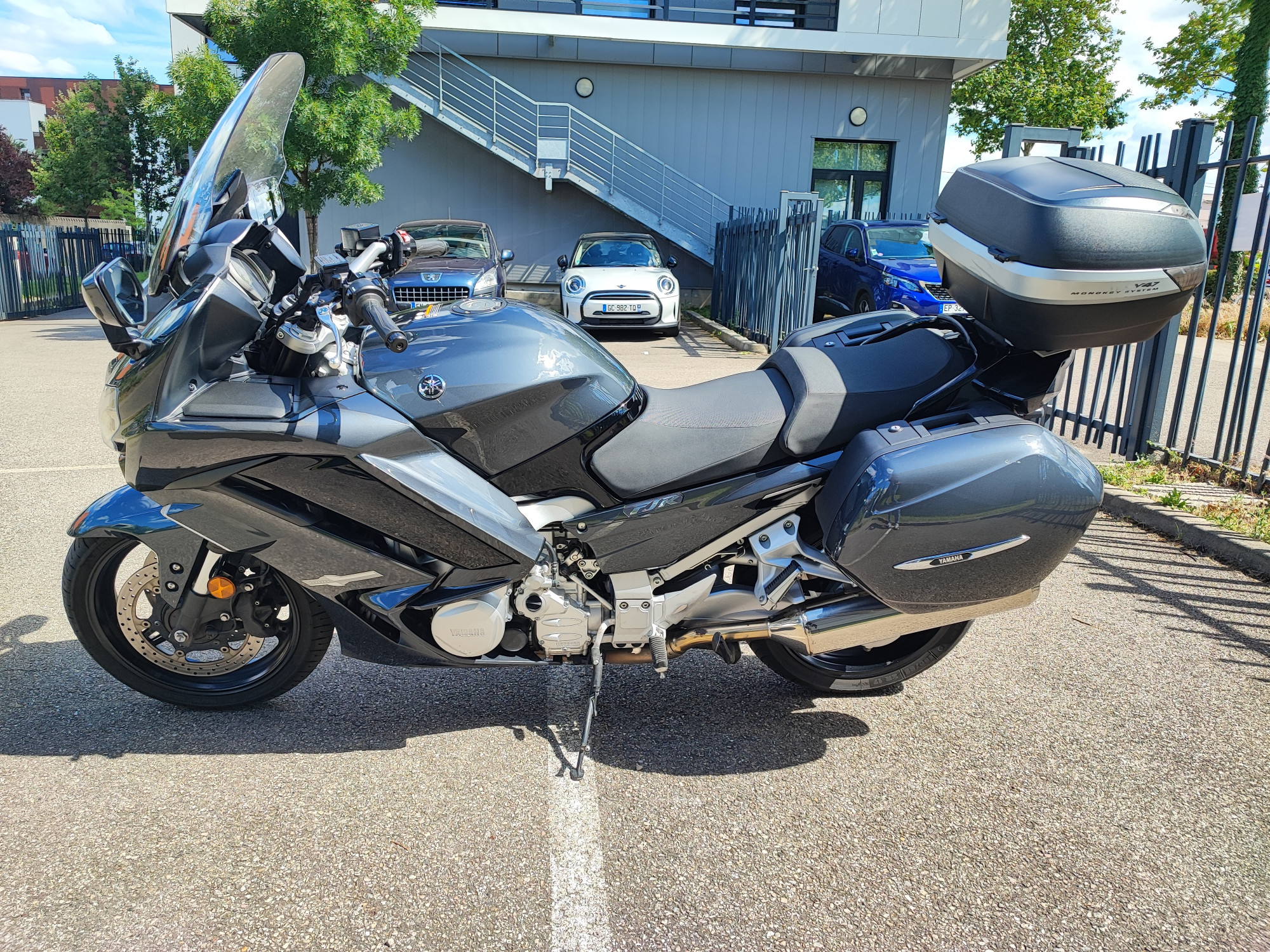 photo de YAMAHA FJR 1300 occasion de couleur  en vente à St Priest n°3