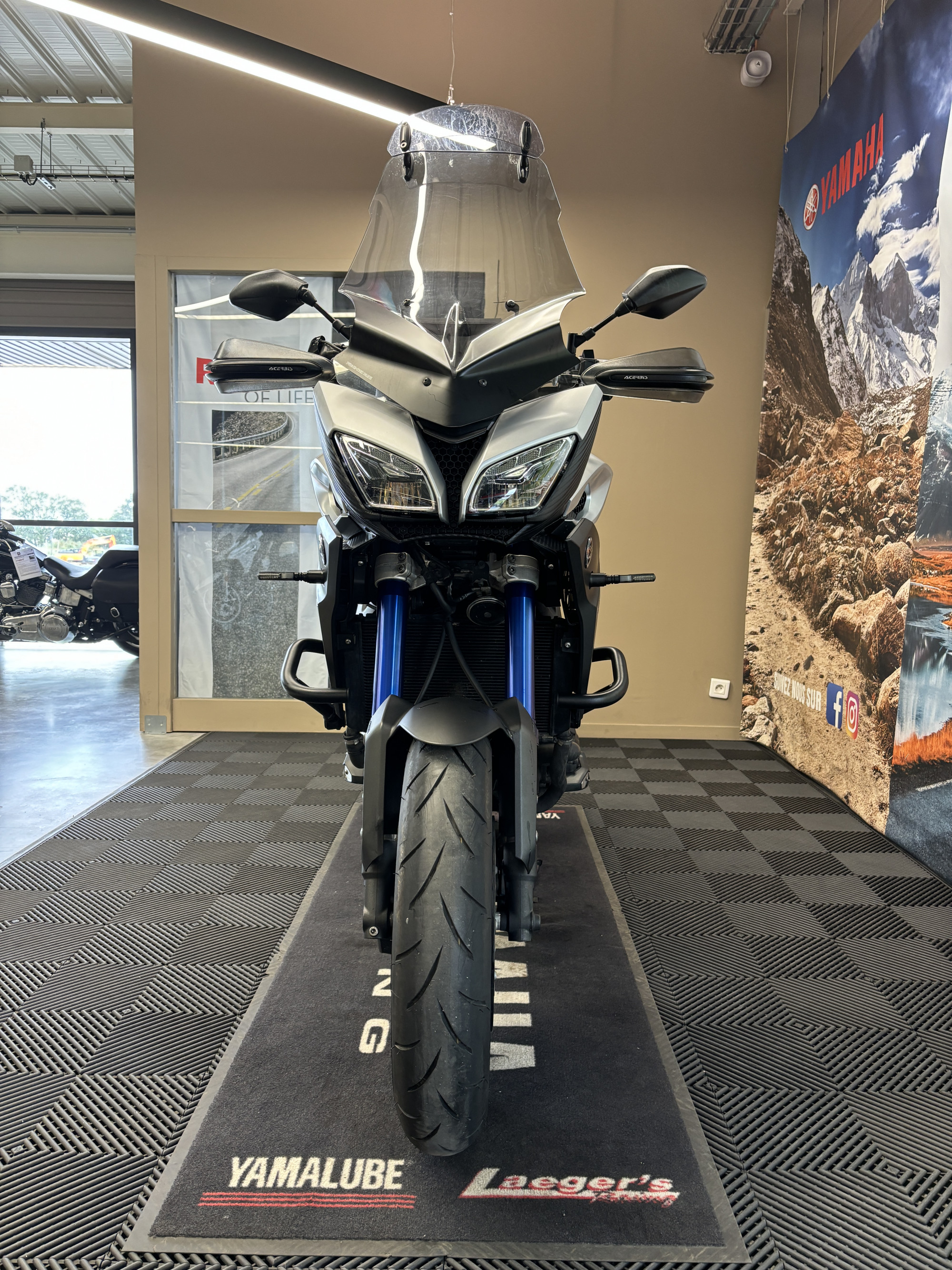 photo de YAMAHA MT-09 TRACER 847 occasion de couleur  en vente à Rennes n°2