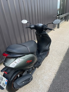 photo de PIAGGIO ZIP 50 4T 50 occasion de couleur  en vente à Lavau n°2