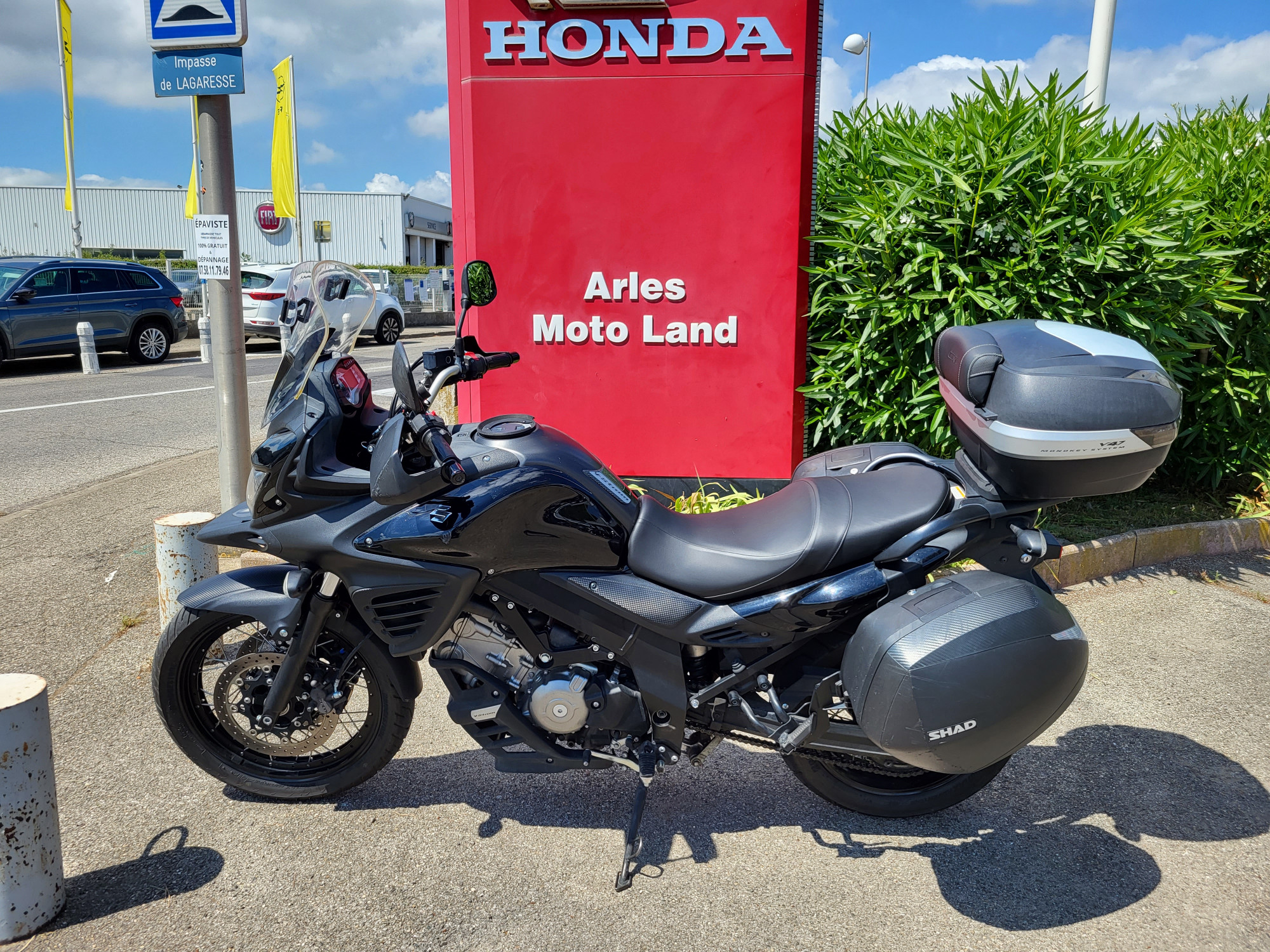 photo de SUZUKI DL 650 V-STROM XT 650 occasion de couleur  en vente à Arles n°1