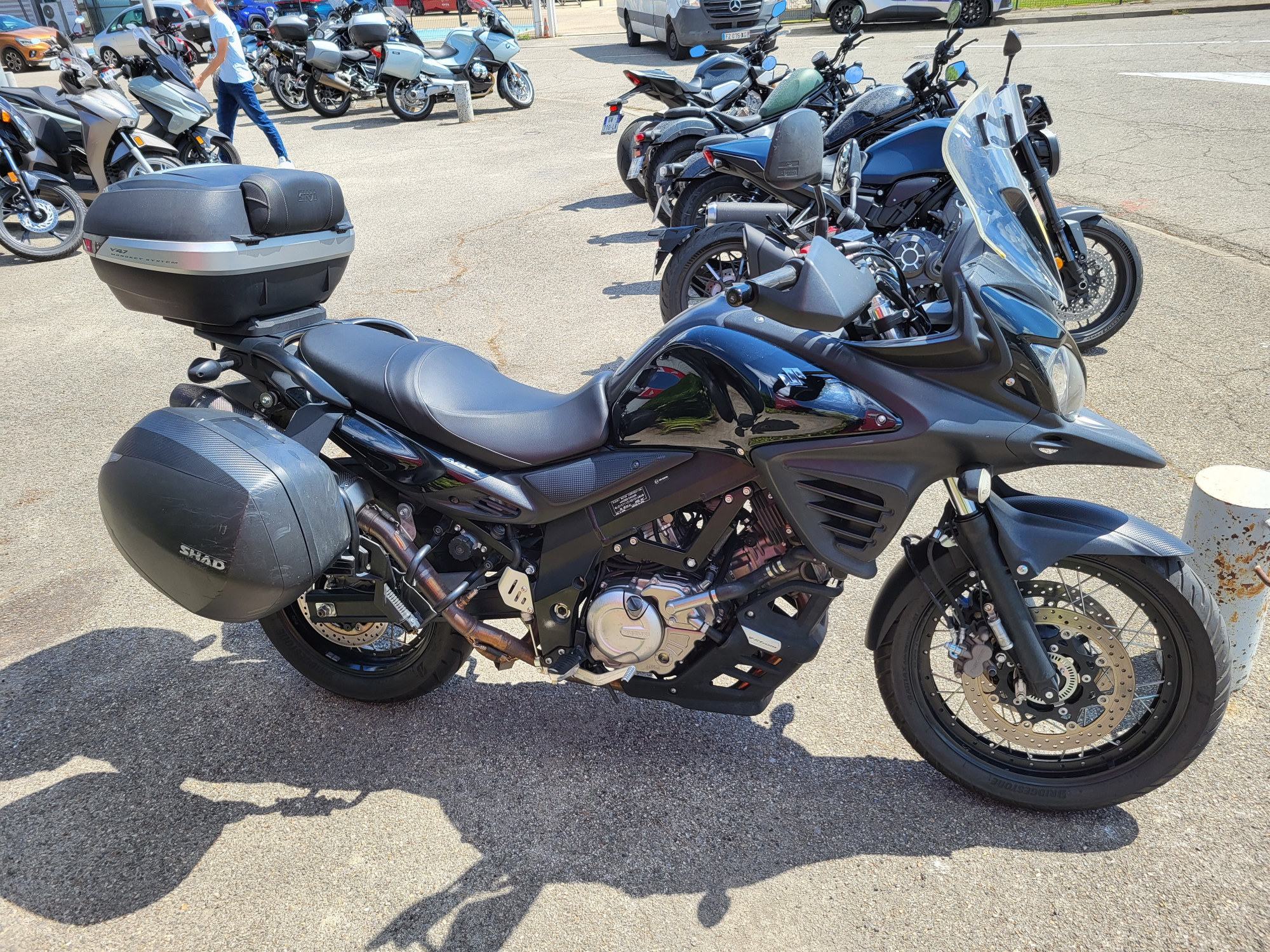 photo de SUZUKI DL 650 V-STROM XT 650 occasion de couleur  en vente à Arles n°3