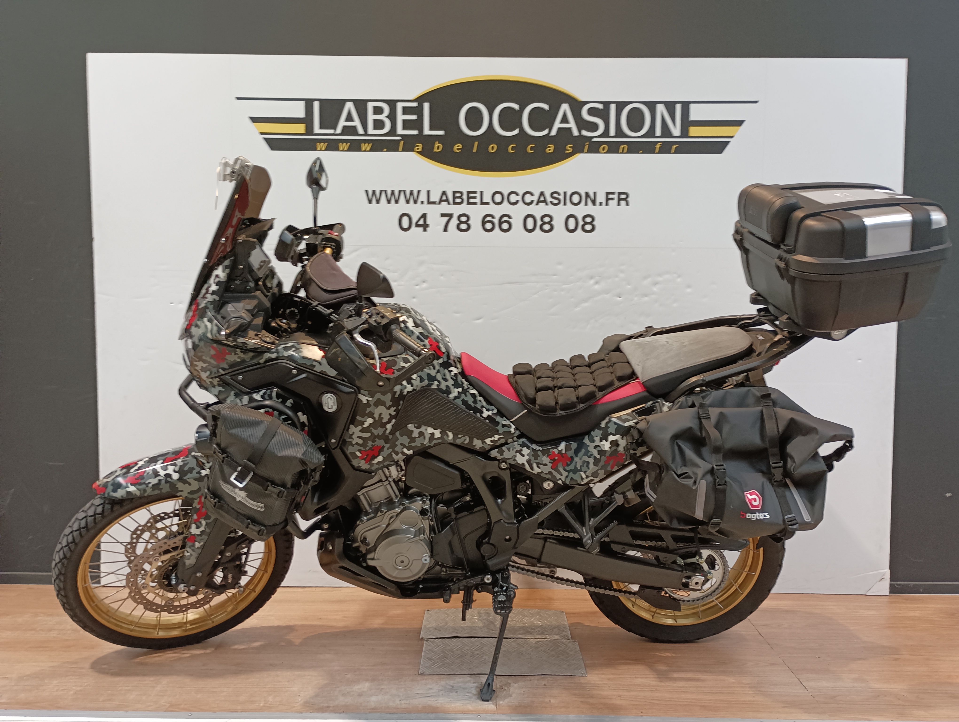 photo de HONDA CRF 1100 AFRICA TWIN ADVENTURE S 1100 occasion de couleur  en vente à Limonest n°1