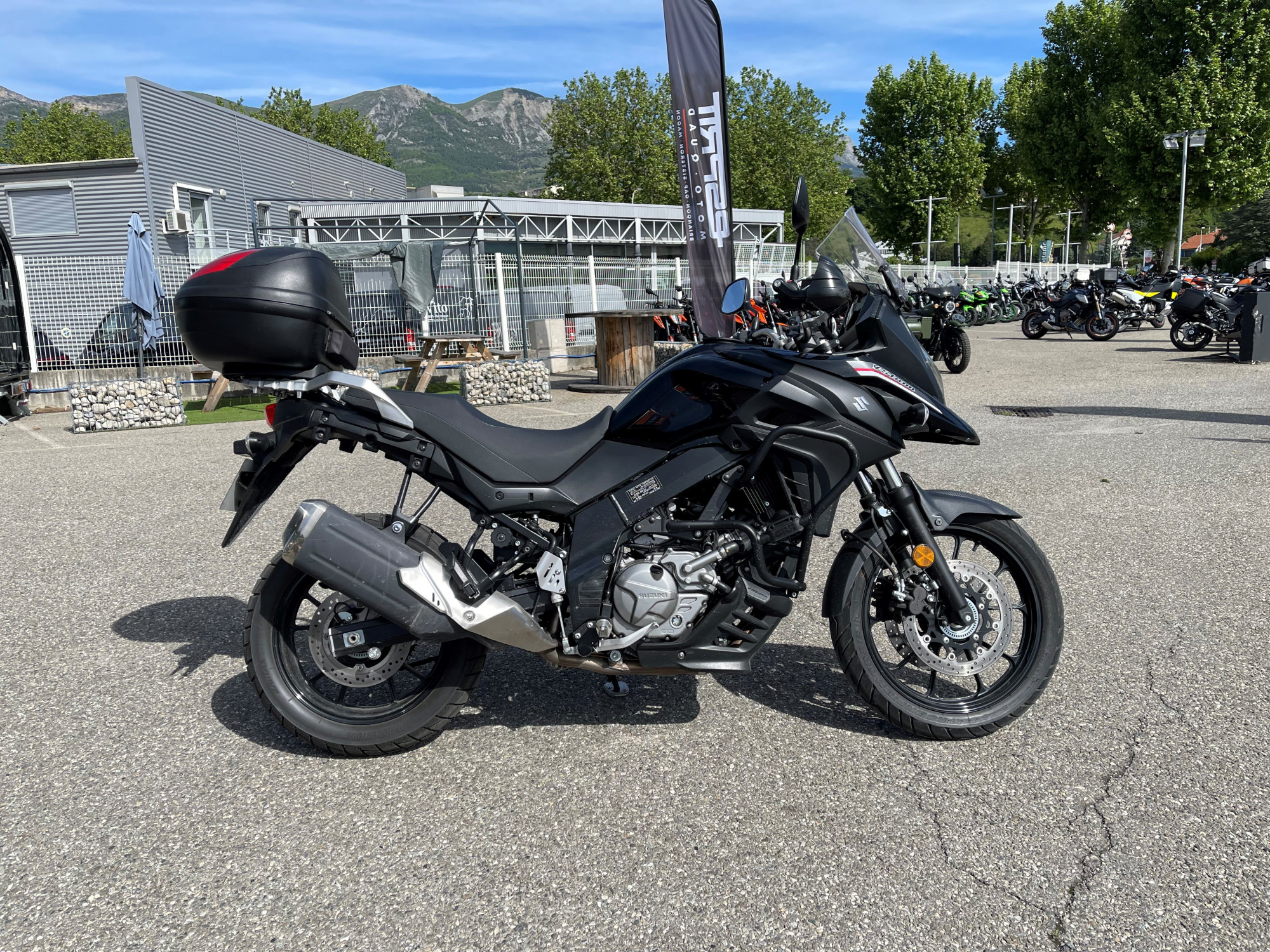 photo de SUZUKI DL 650A V-STROM 650 occasion de couleur  en vente à Gap n°3