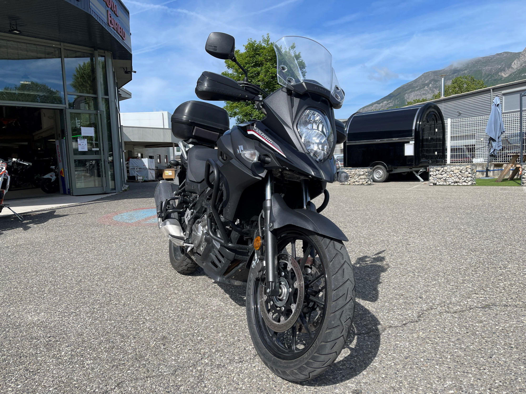 photo de SUZUKI DL 650A V-STROM 650 occasion de couleur  en vente à Gap n°2