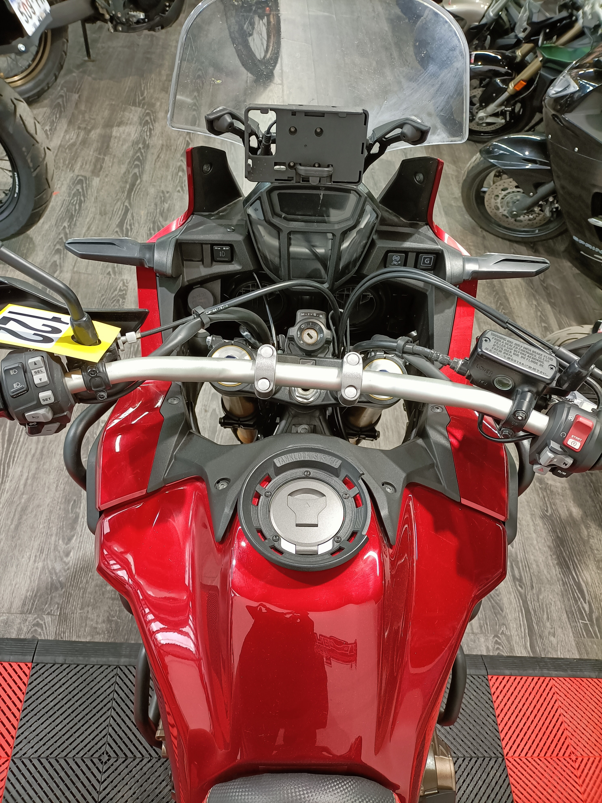 photo de HONDA AFRICA TWIN CRF1000D DCT 1000 occasion de couleur  en vente à Nimes n°2