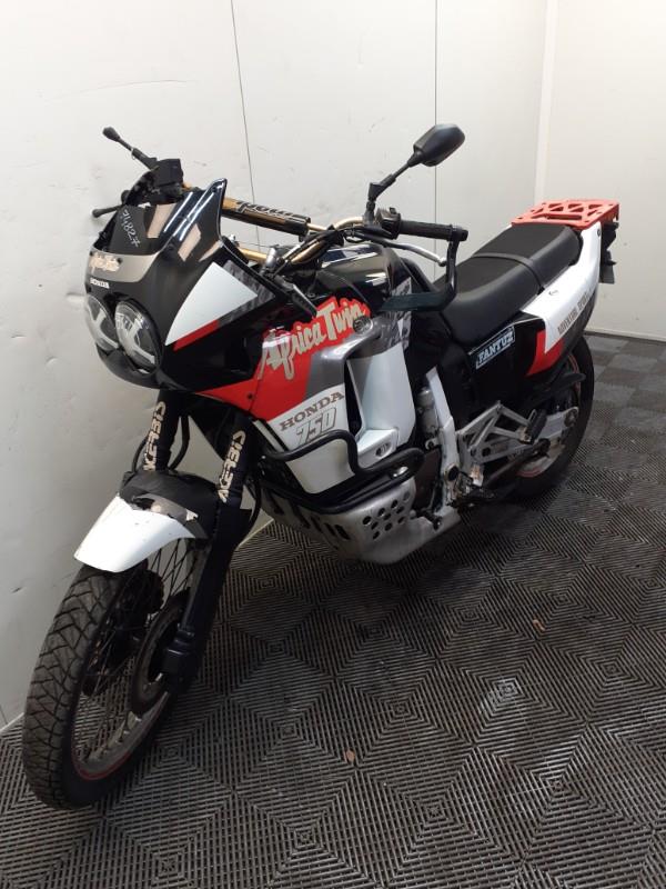 photo de HONDA 750 AFRICA TWIN 749 occasion de couleur  en vente à Pressigny Les Pins n°2