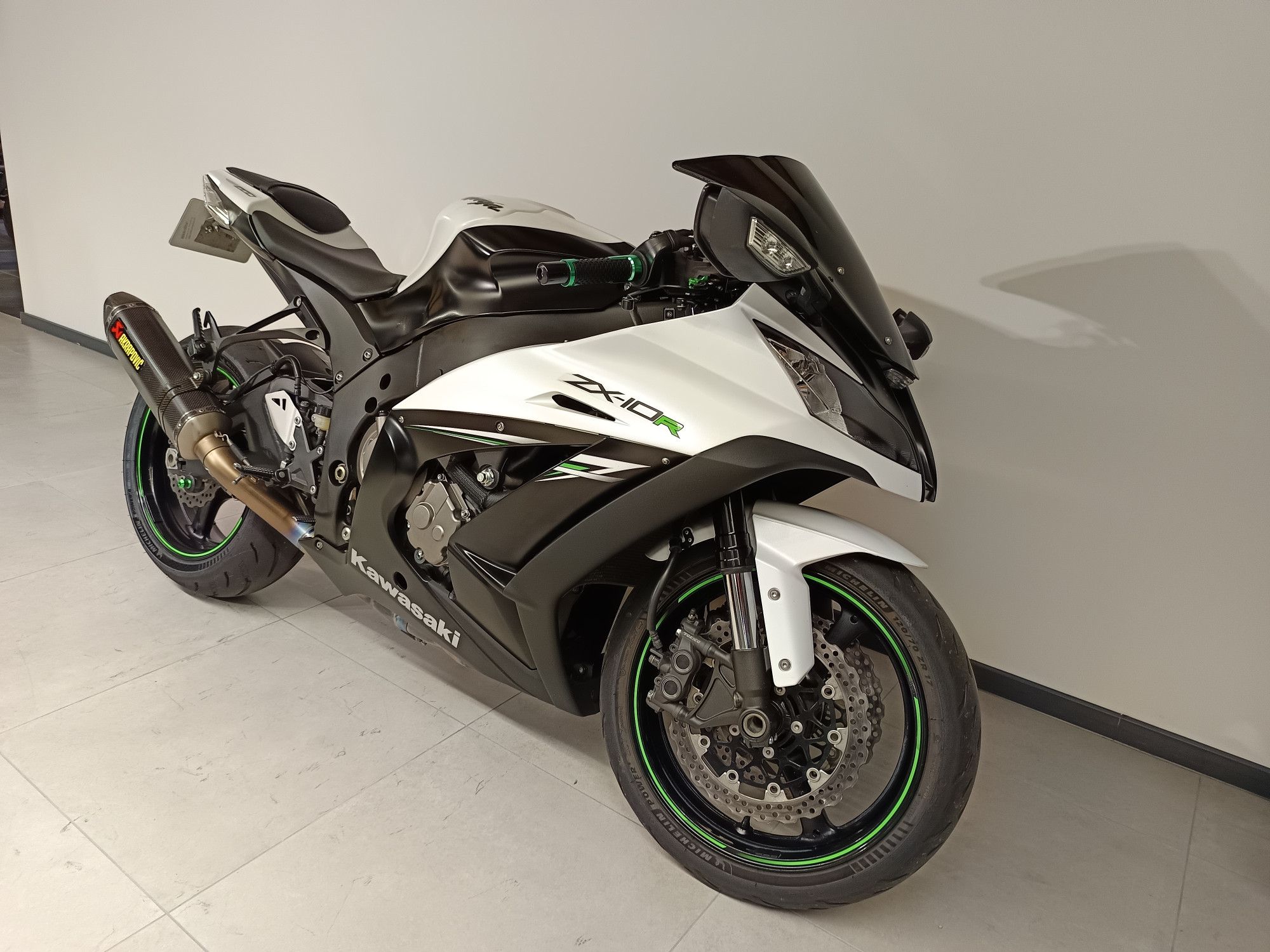 photo de KAWASAKI ZX-10R 998 occasion de couleur  en vente à Cabestany n°3